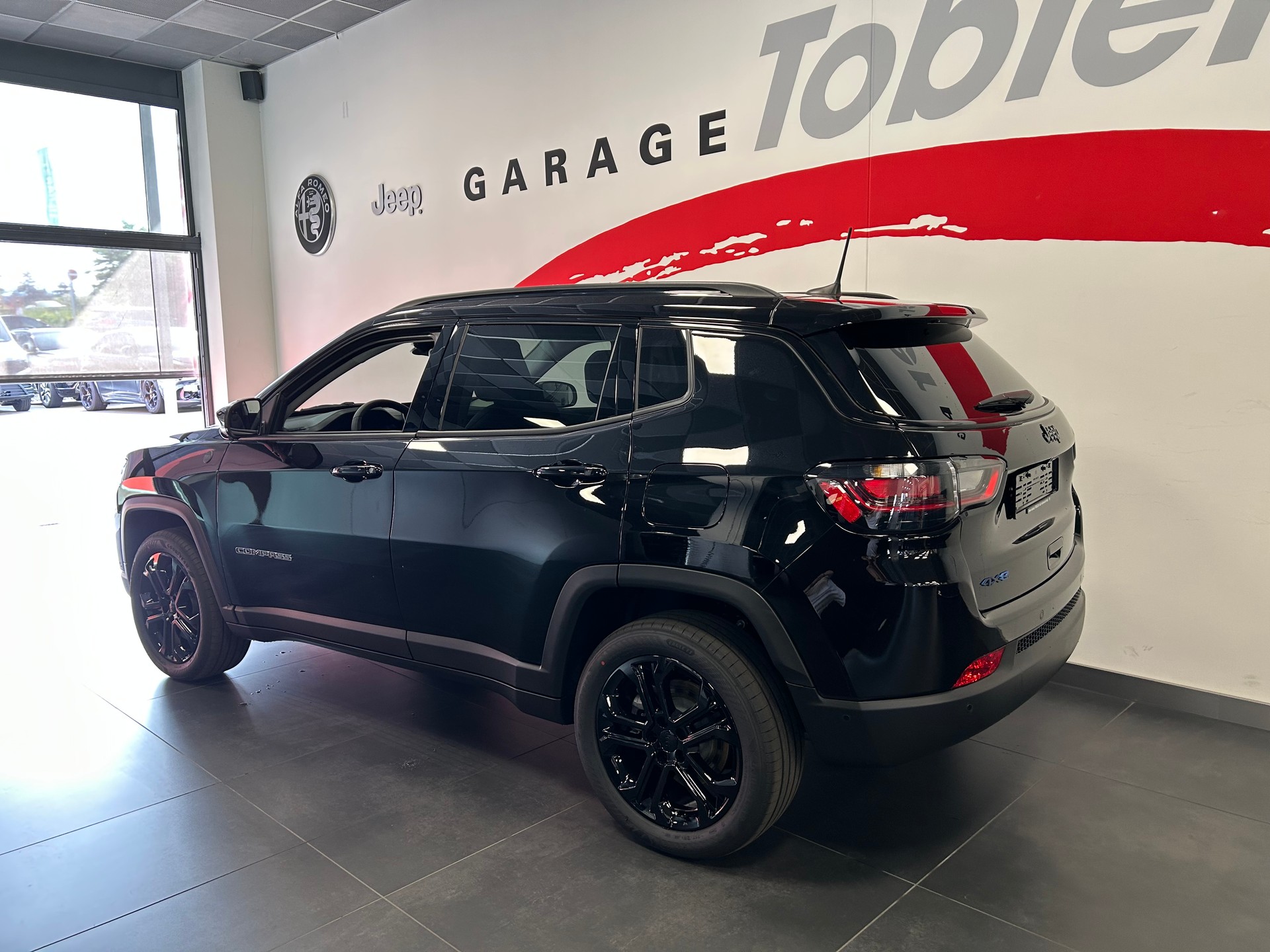 JEEP Compass 4x2 1.5 T MHEV North Star-image-11