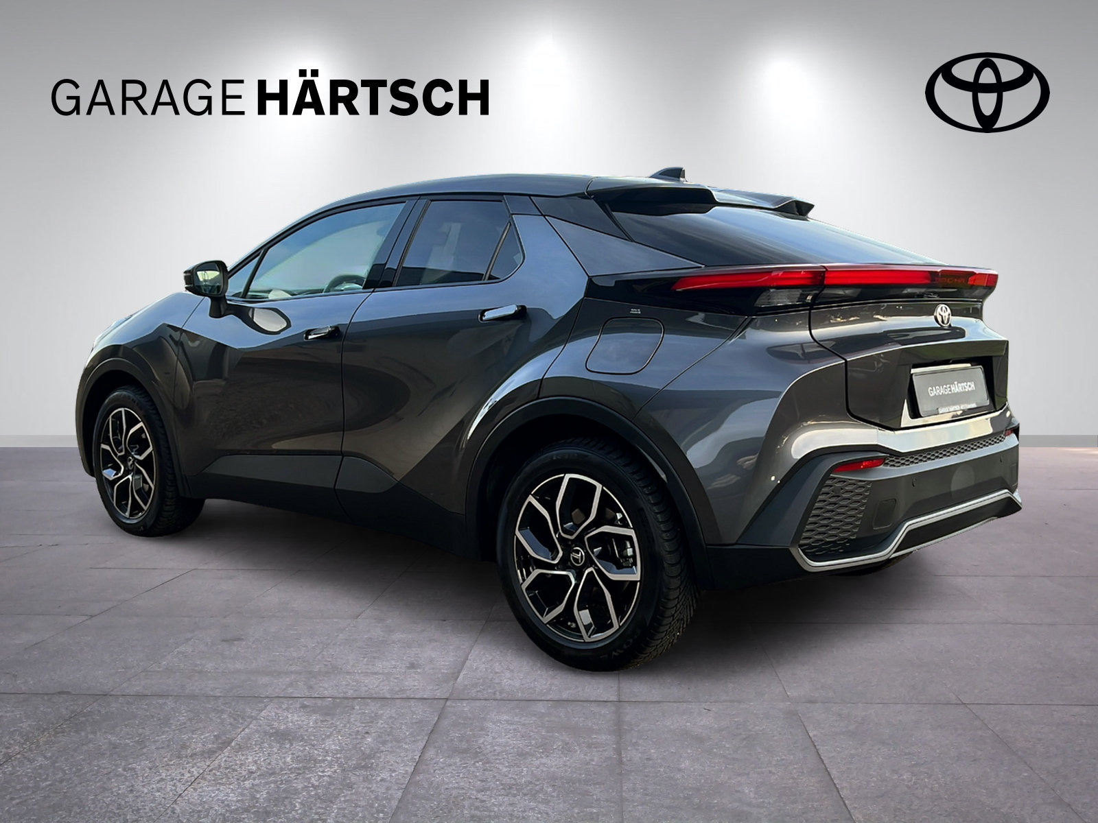 TOYOTA C-HR 2.0 PHEV Swiss Edition-image-3