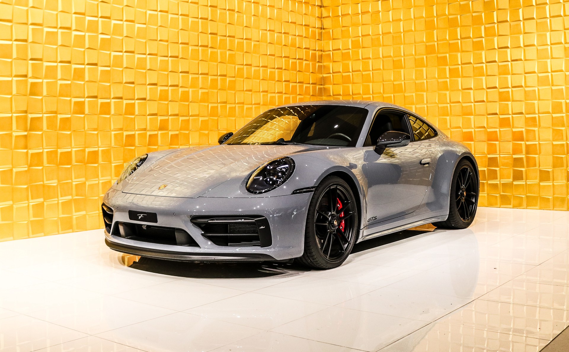 PORSCHE 911 992 Carrera 4 GTS PDK-image-3