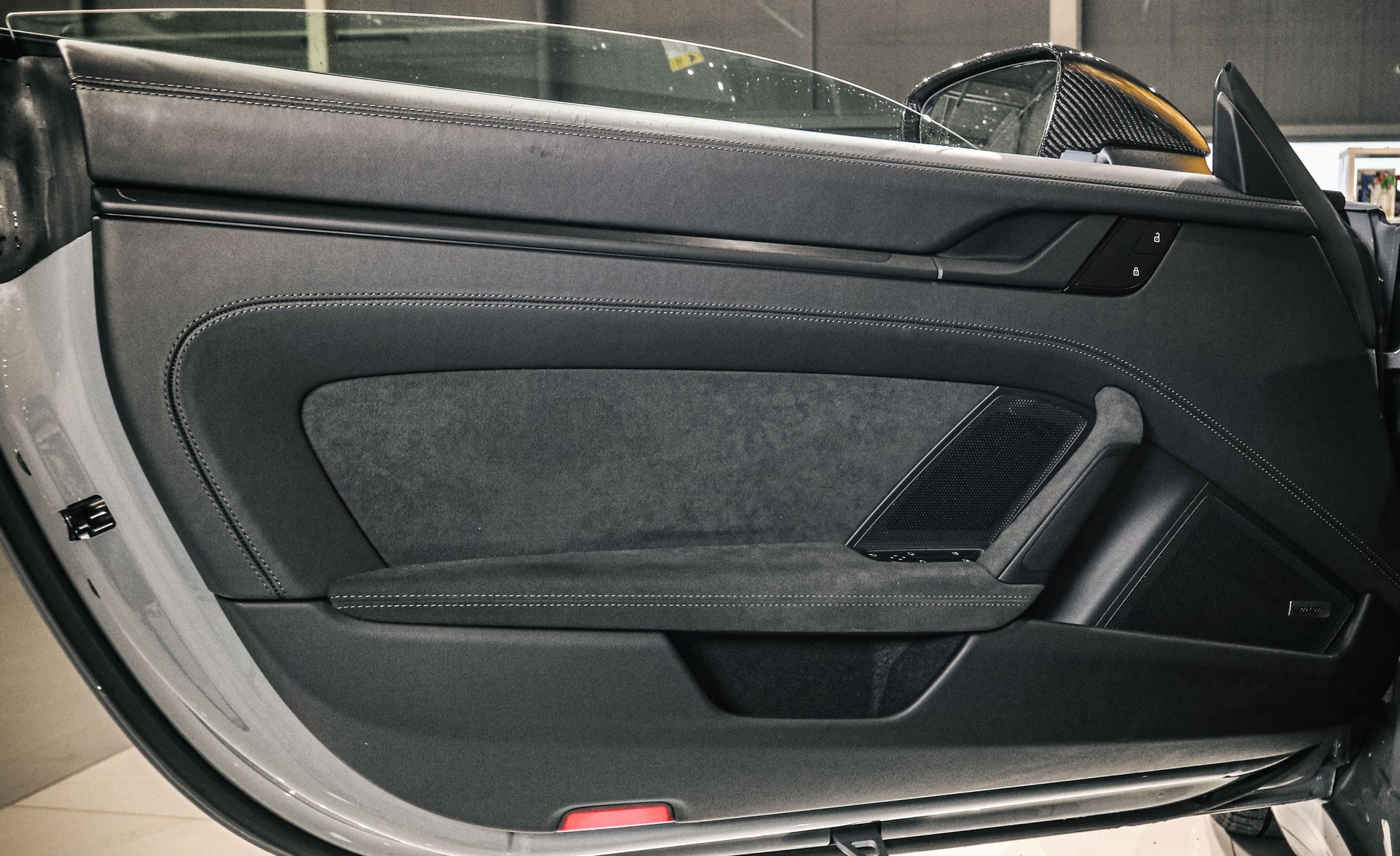 PORSCHE 911 992 Carrera 4 GTS PDK-image-18