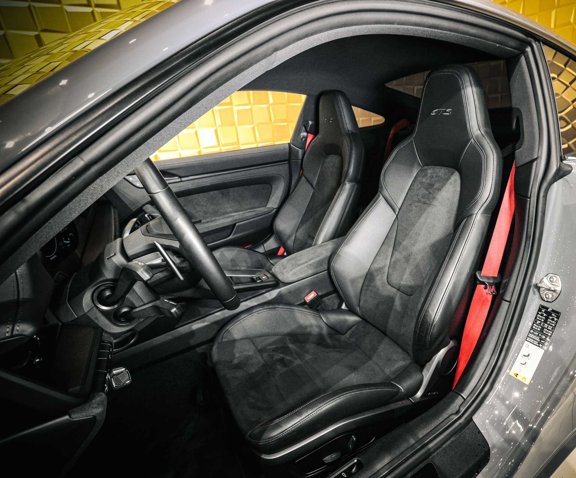 PORSCHE 911 992 Carrera 4 GTS PDK-image-10