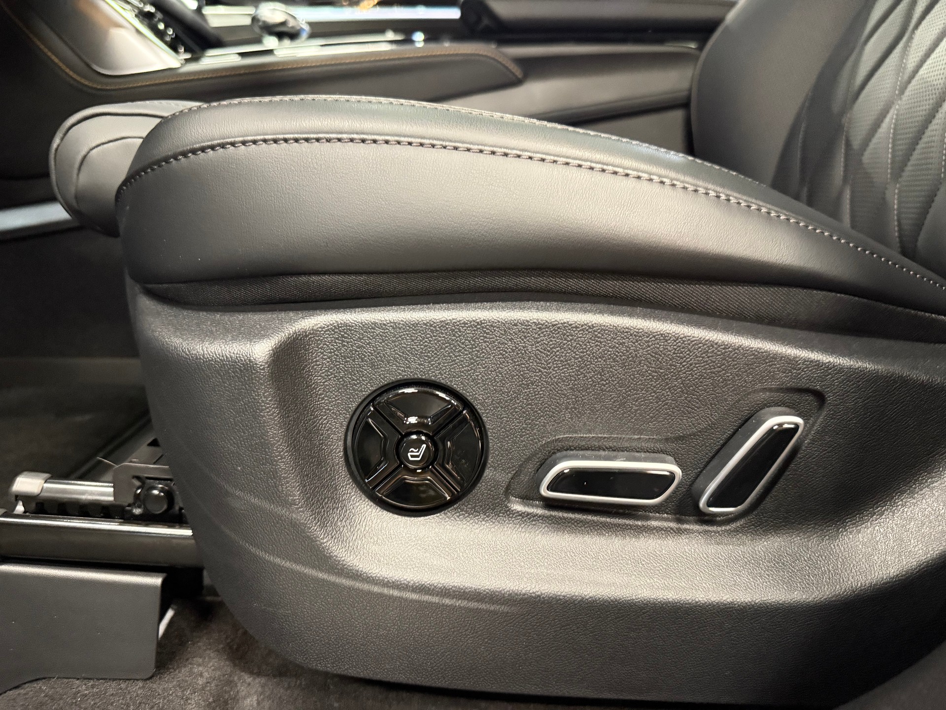 BYD TANG FLAGSHIP 7 Pl. 4x4-image-23