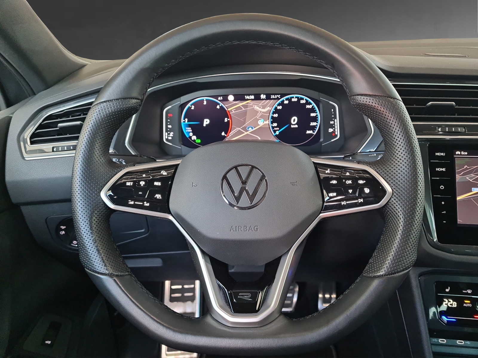 VW Tiguan 2.0 TDI SCR R-Line 4Motion DSG-image-8