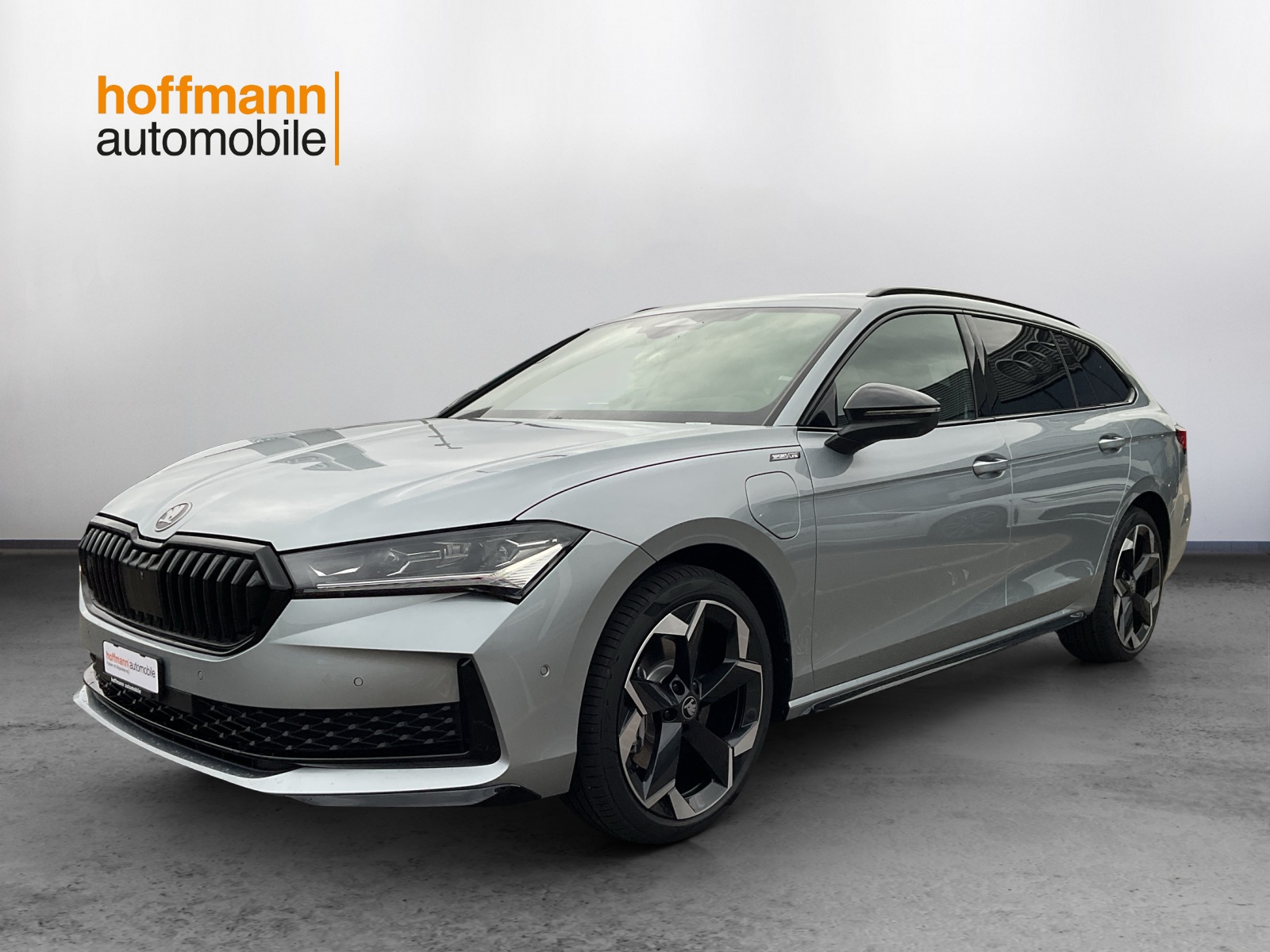 SKODA Superb Combi 1.5 TSI PHEV Sportline DSG-image-0