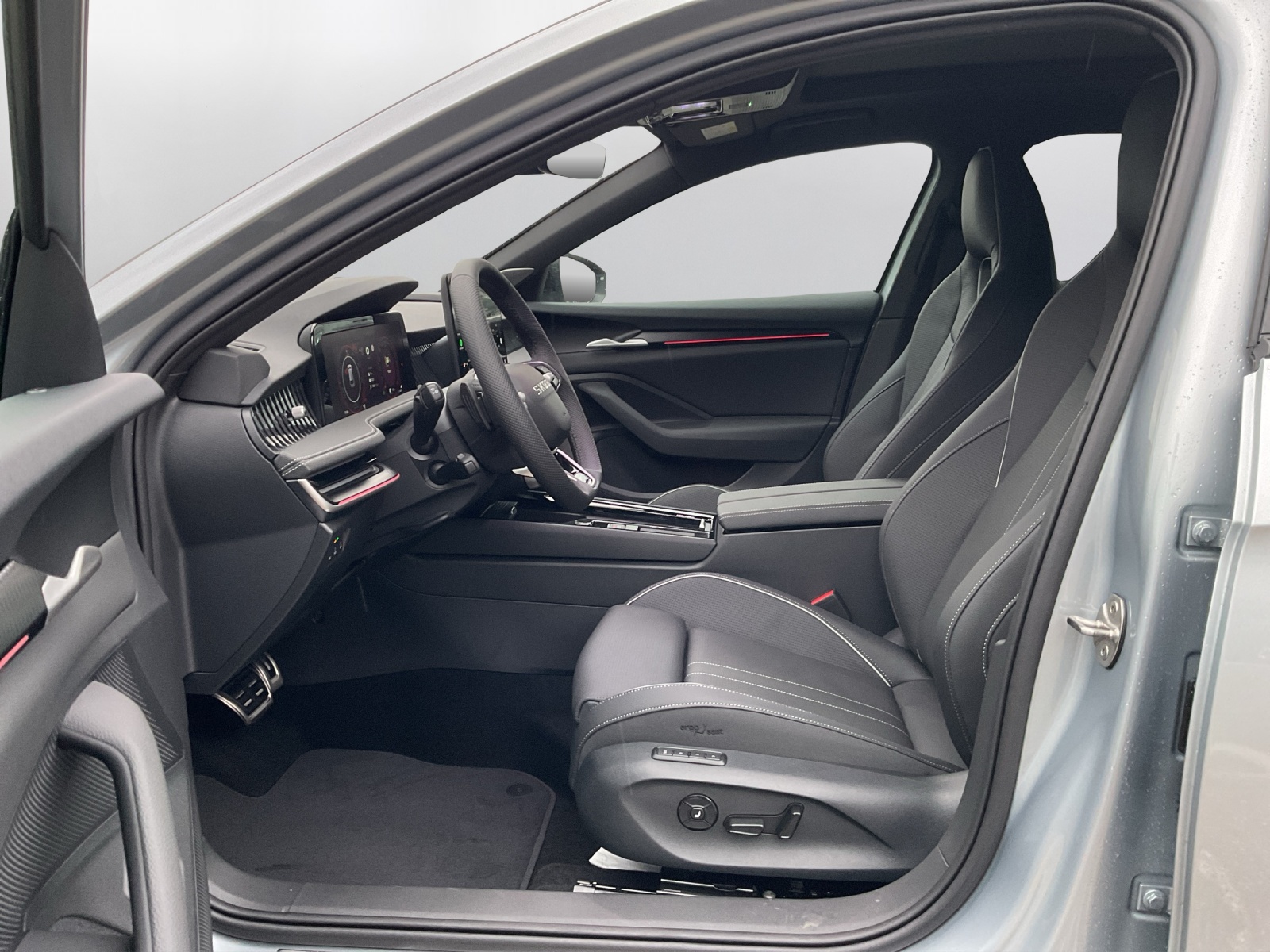 SKODA Superb Combi 1.5 TSI PHEV Sportline DSG-image-9