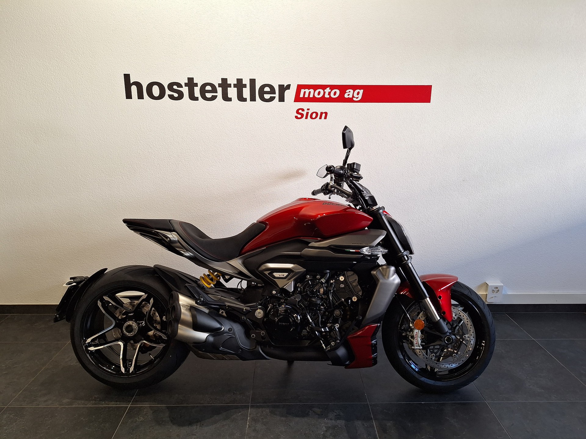 DUCATI X Diavel V4-showroom-element-1