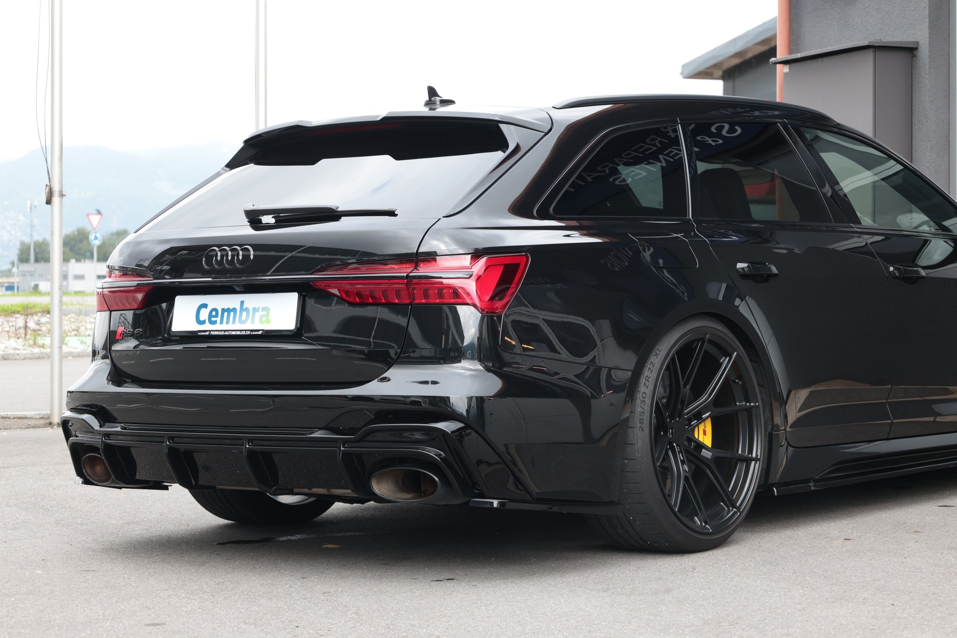 AUDI RS6 Avant 4.0 TFSI V8 quattro-image-8