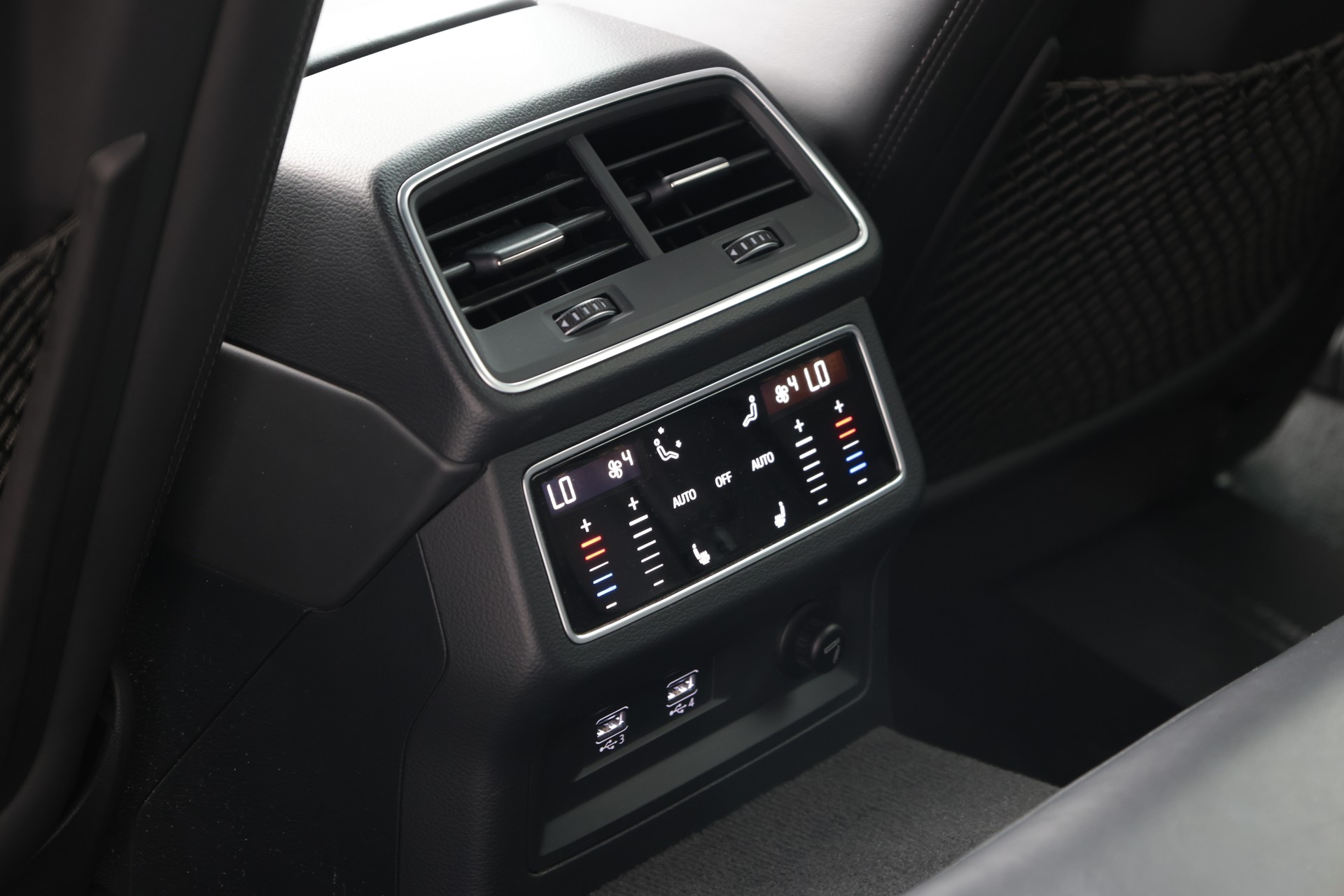AUDI RS6 Avant 4.0 TFSI V8 quattro-image-12