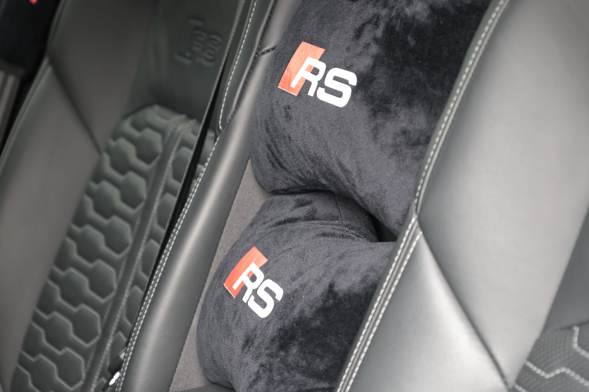 AUDI RS6 Avant 4.0 TFSI V8 quattro-image-13