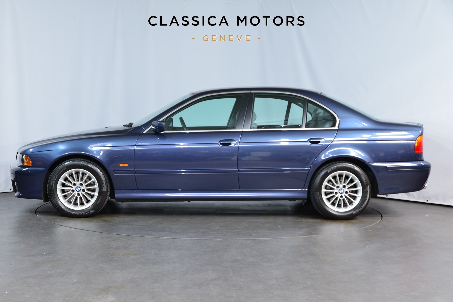 BMW 530i-image-6