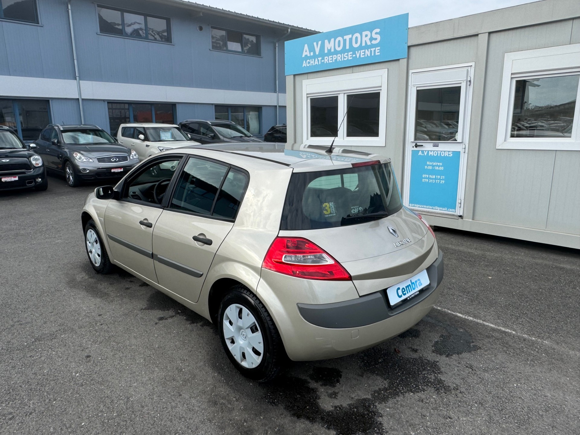 RENAULT Mégane 1.6 16V Business Automatic-image-3