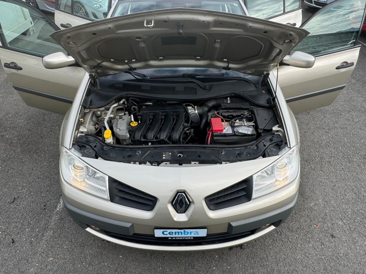RENAULT Mégane 1.6 16V Business Automatic-image-14