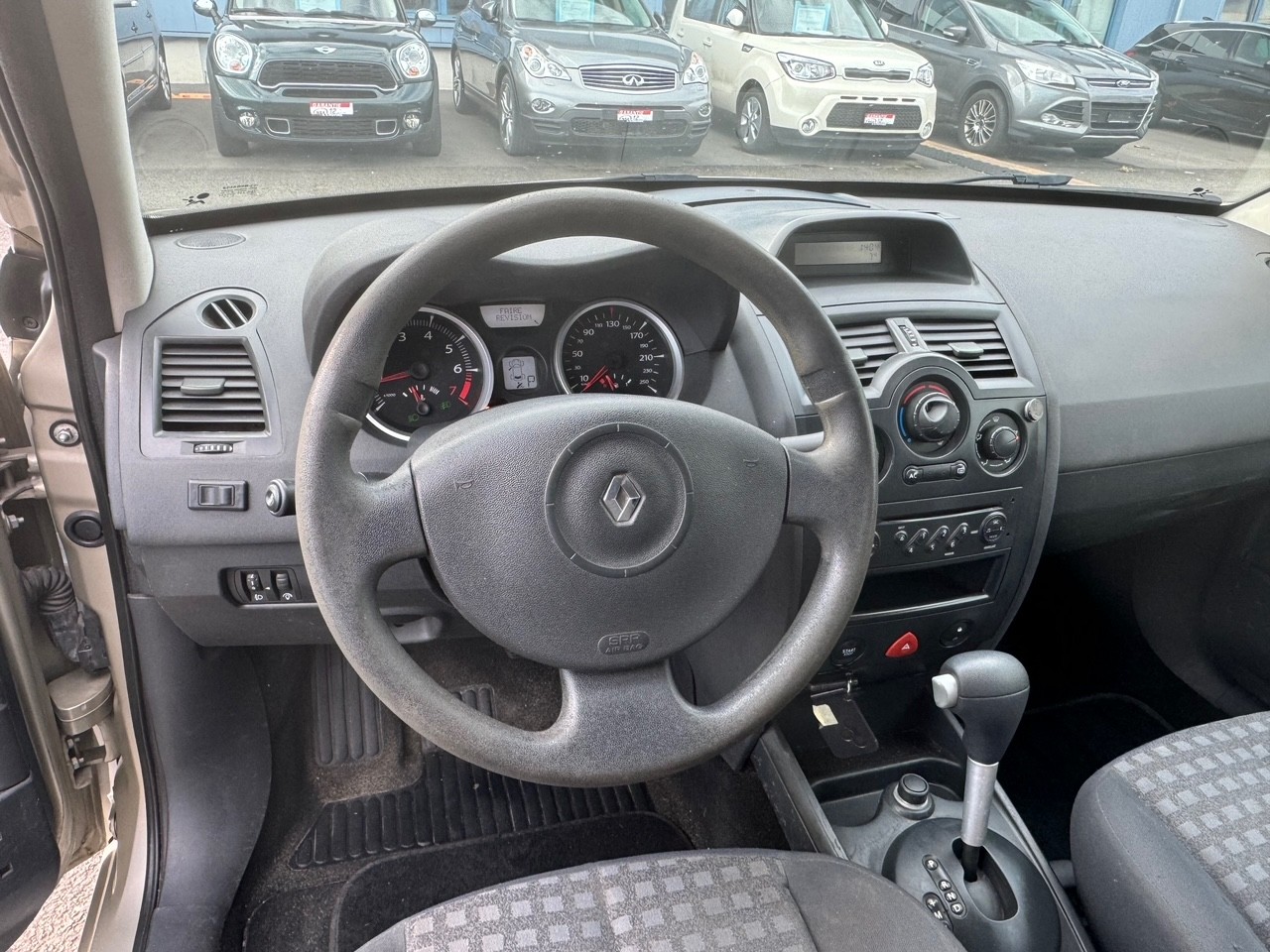 RENAULT Mégane 1.6 16V Business Automatic-image-8