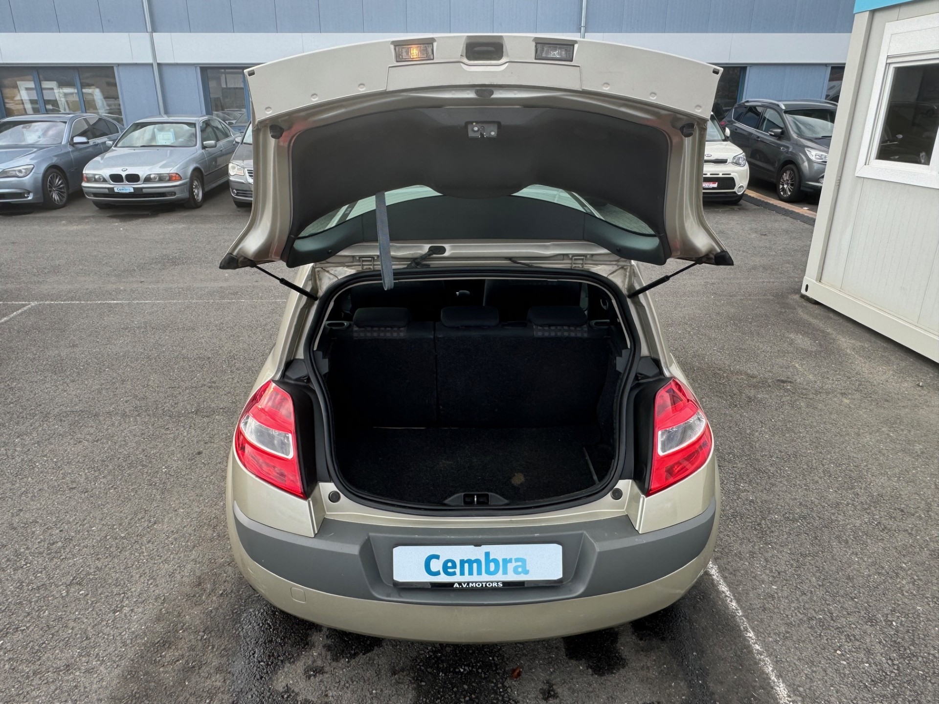 RENAULT Mégane 1.6 16V Business Automatic-image-6