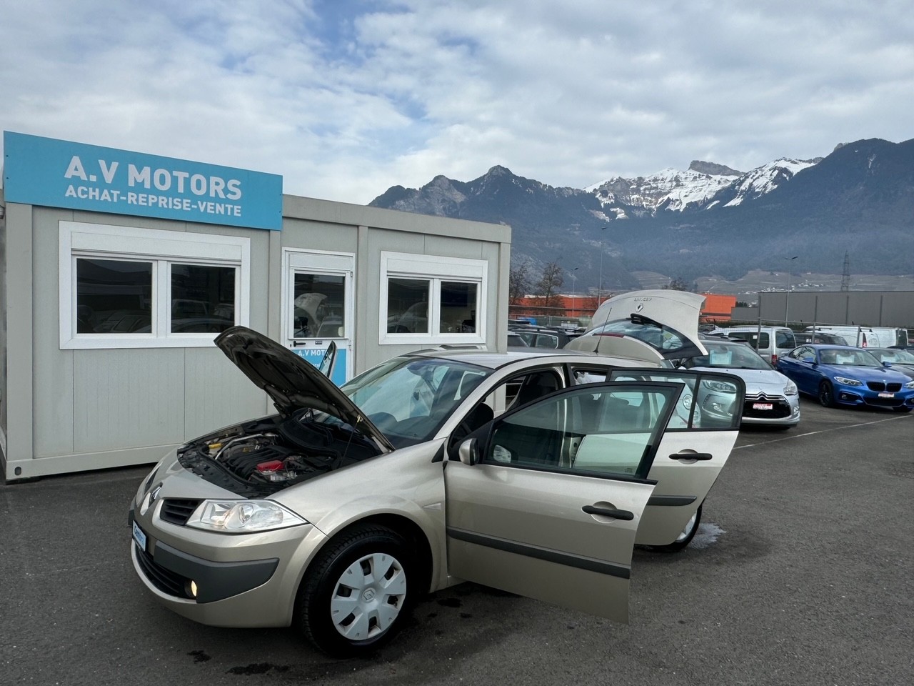 RENAULT Mégane 1.6 16V Business Automatic-image-15
