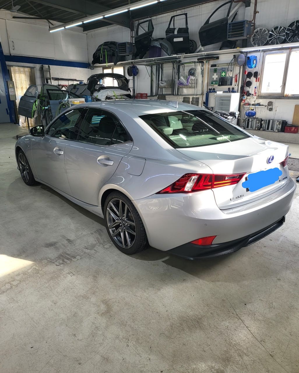 LEXUS IS 300h F-Sport Automatic-image-1