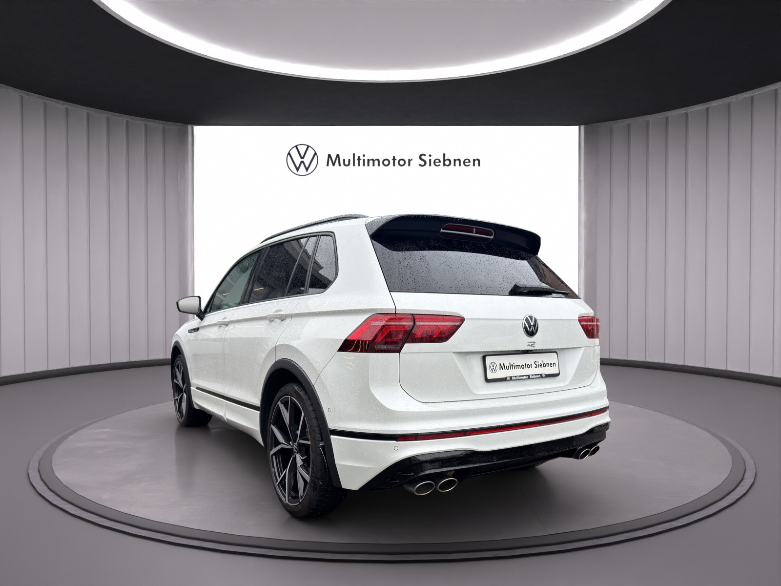 VW Tiguan 2.0TSI R 4Motion DSG-image-2