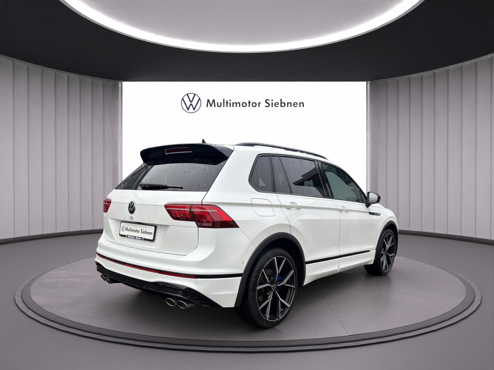 VW Tiguan 2.0TSI R 4Motion DSG-image-4