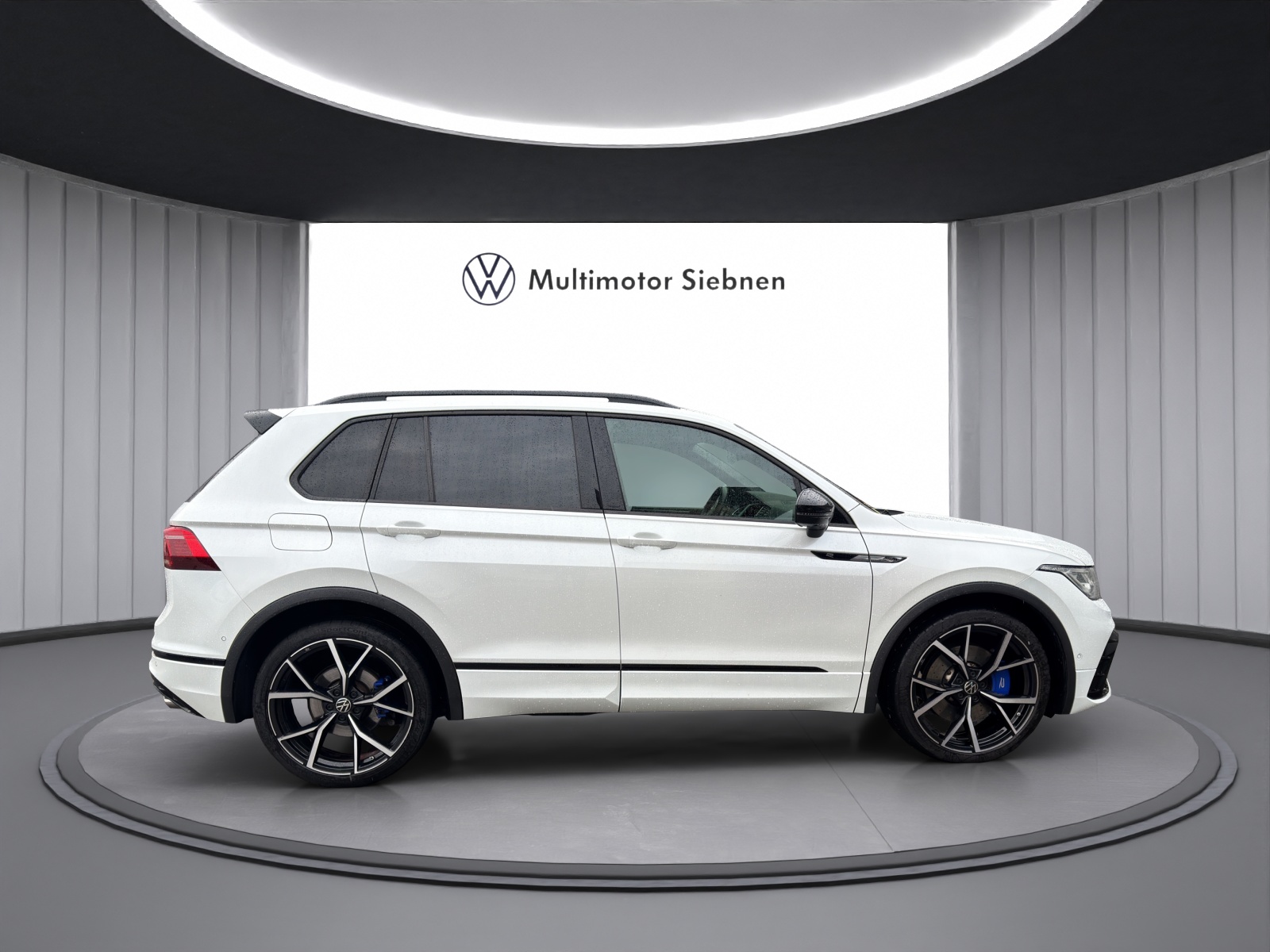 VW Tiguan 2.0TSI R 4Motion DSG-image-5