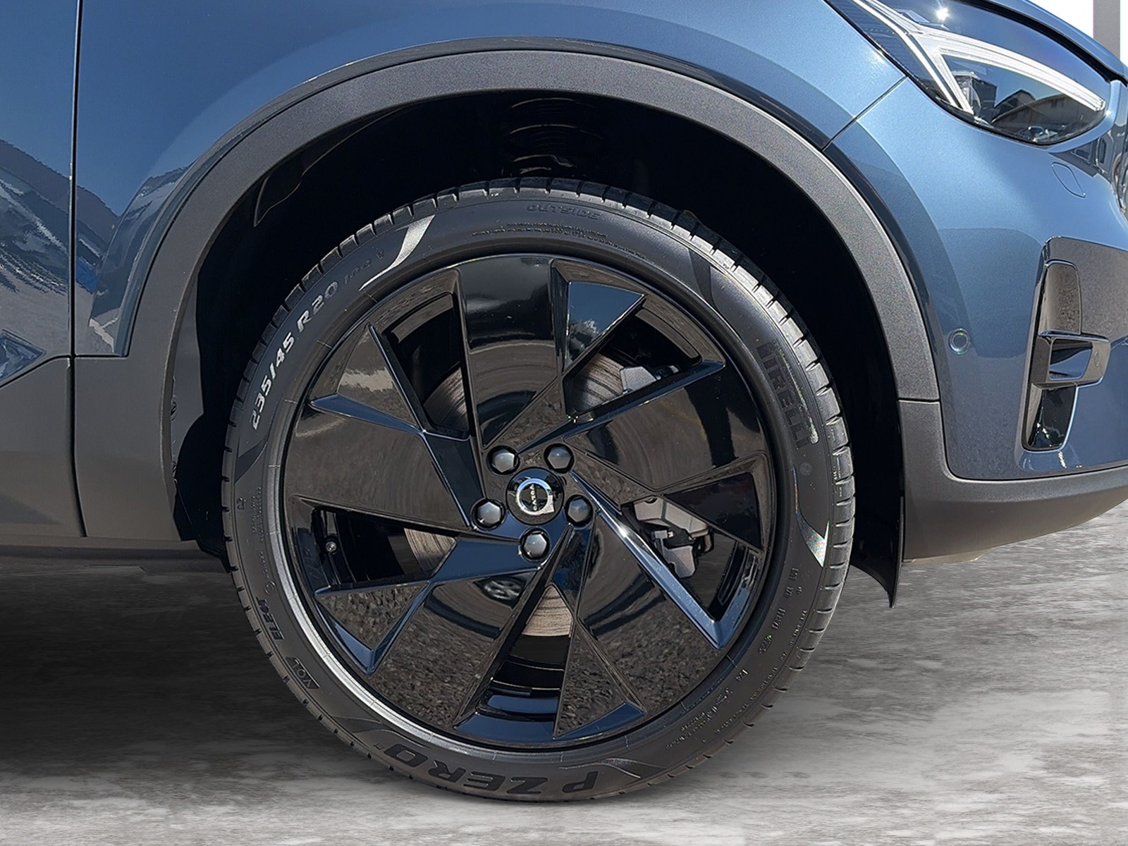 VOLVO EX40 Twin Black Edition AWD-image-6