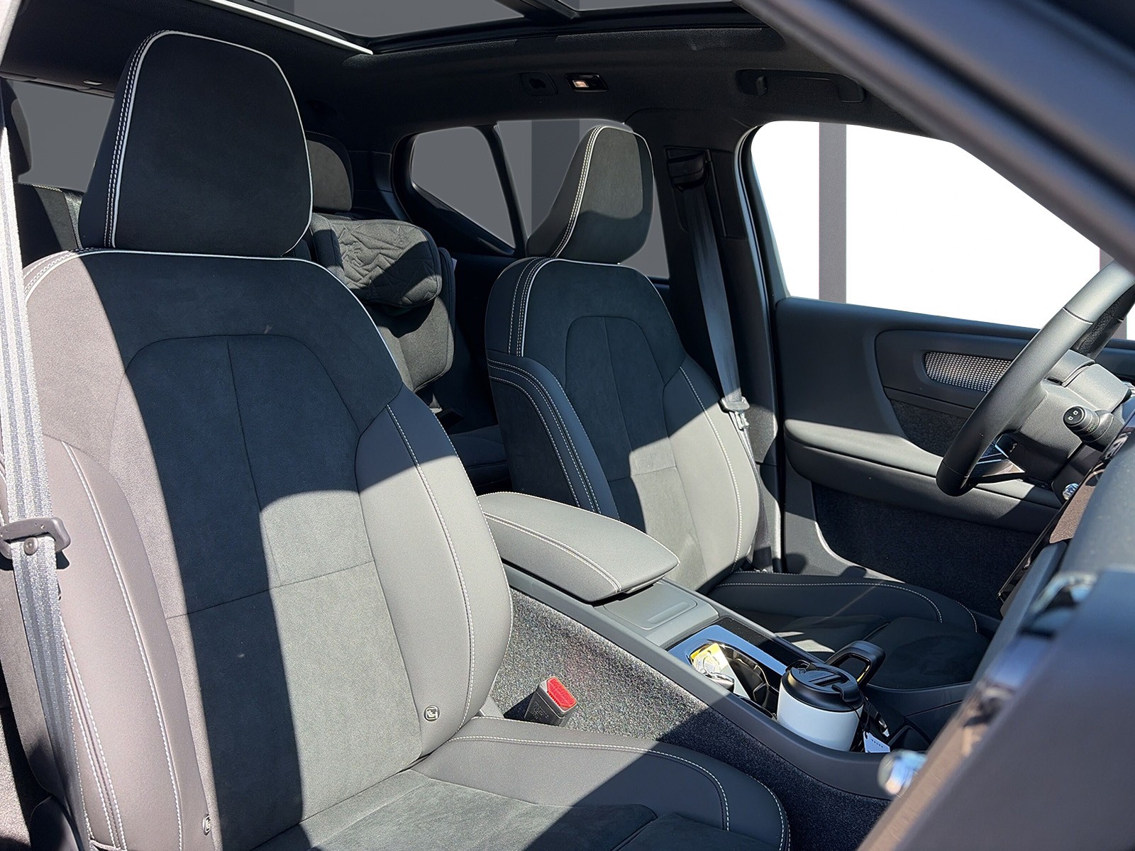 VOLVO EX40 Twin Black Edition AWD-image-9