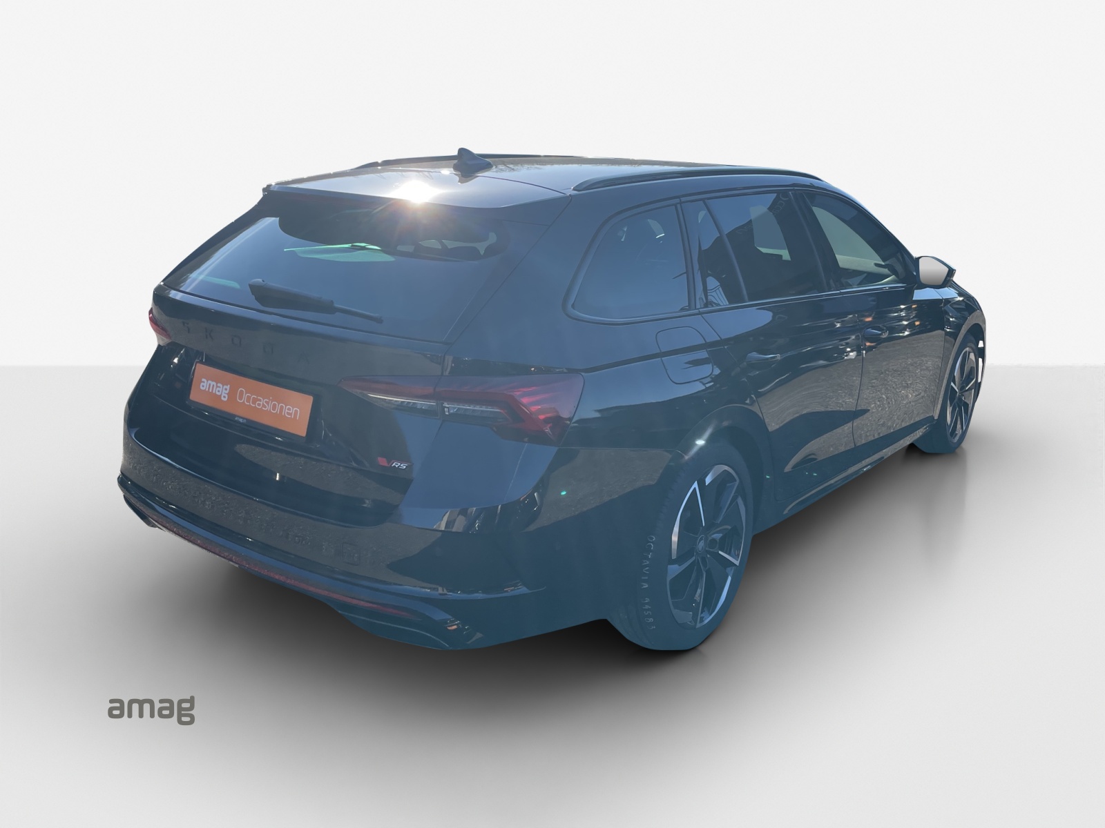 SKODA Octavia Combi 2.0 TSI DSG RS-image-4