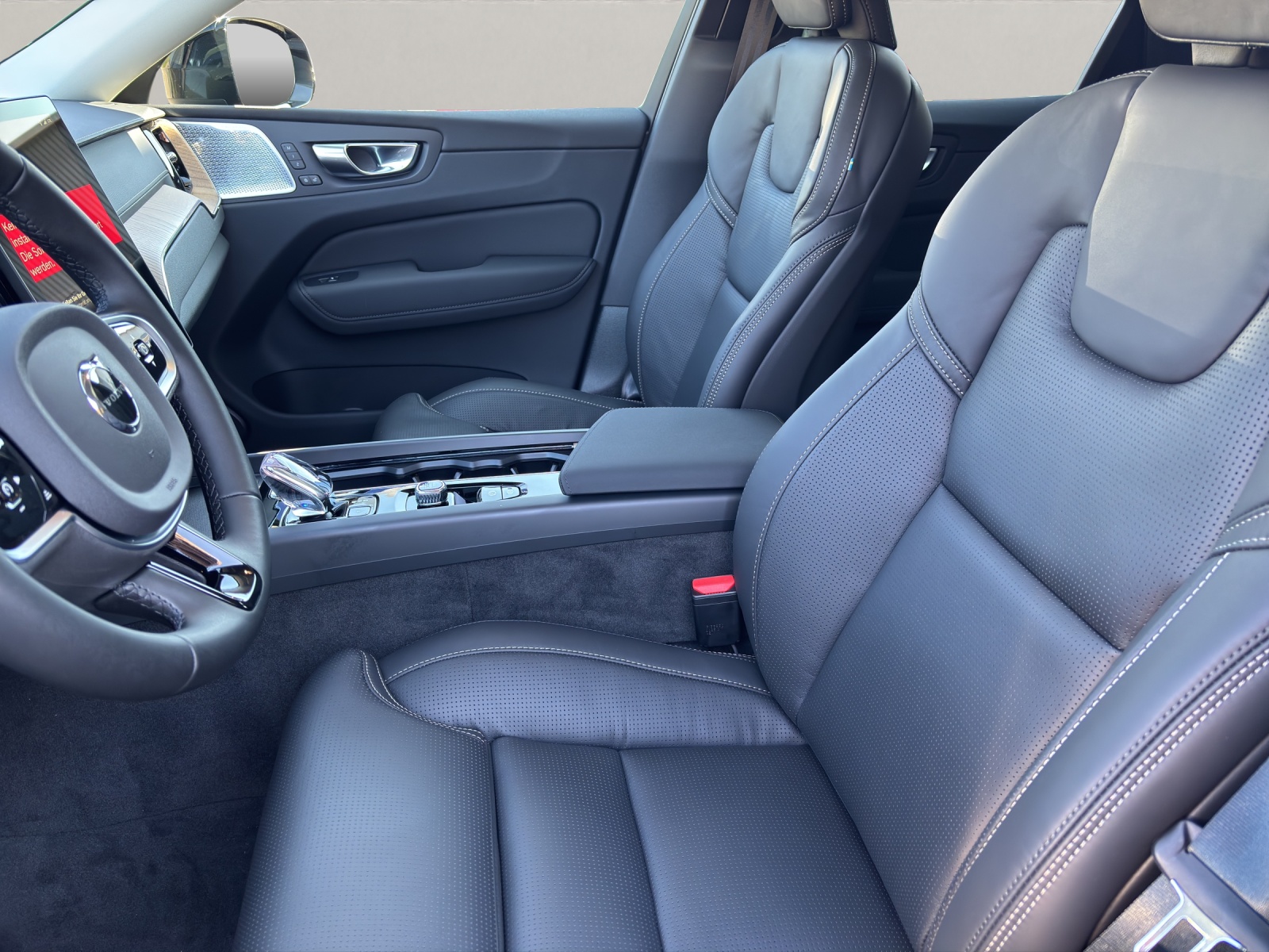 VOLVO XC60 2.0 T6 TE Ultra Dark eAWD-image-9