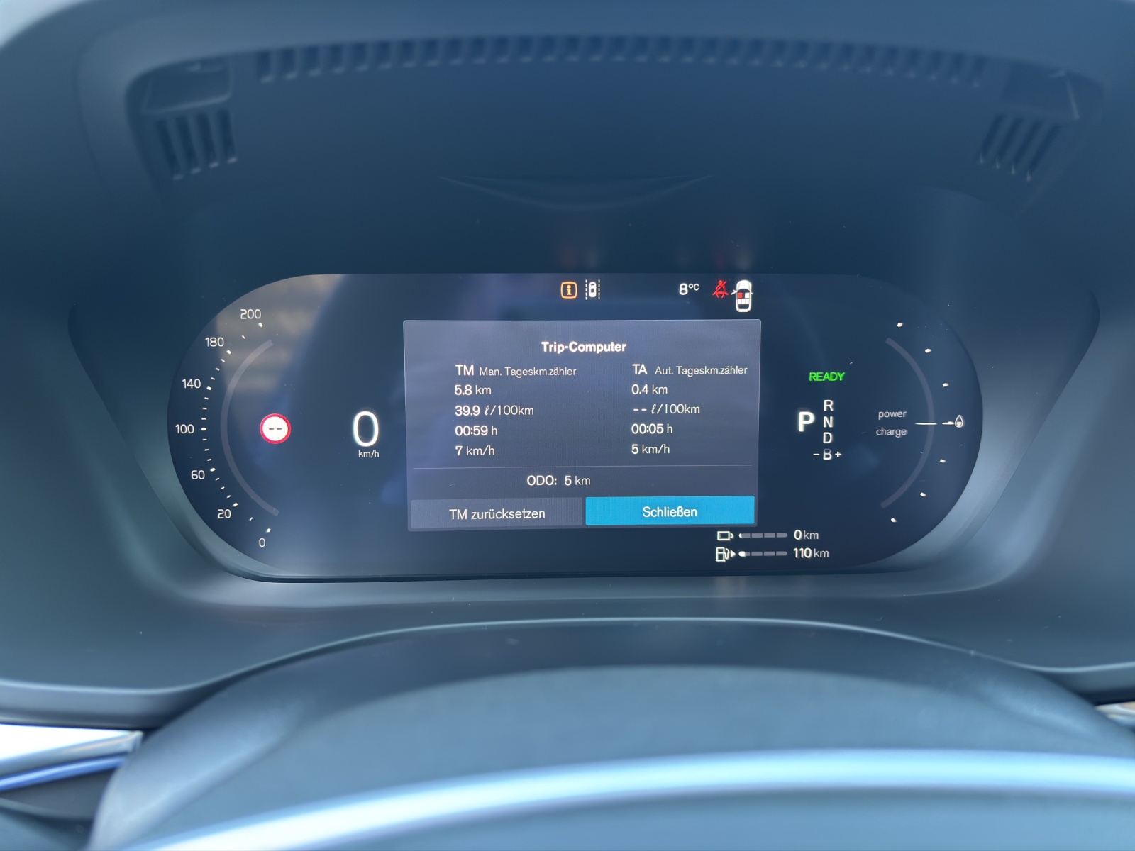 VOLVO XC60 2.0 T6 TE Ultra Dark eAWD-image-2