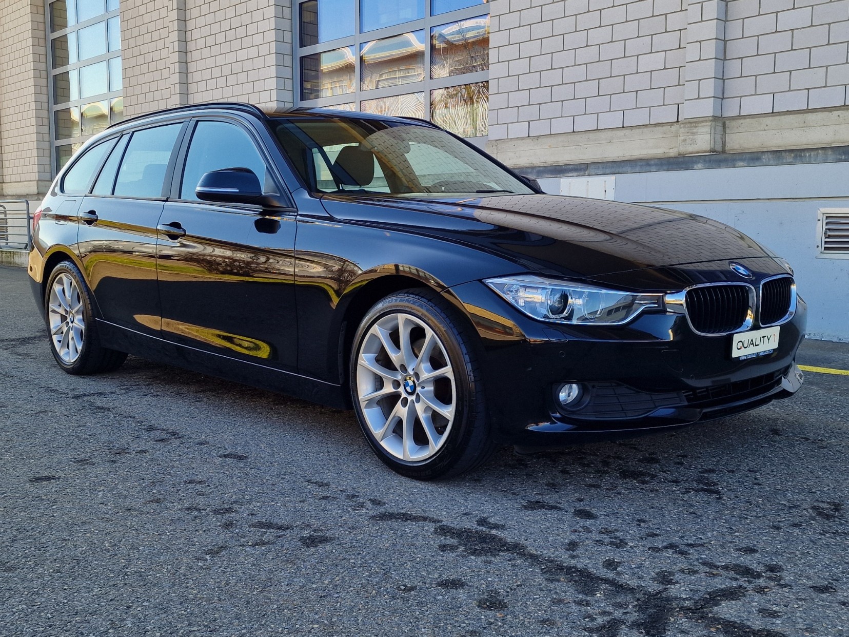 BMW 320d Touring Steptronic-image-0