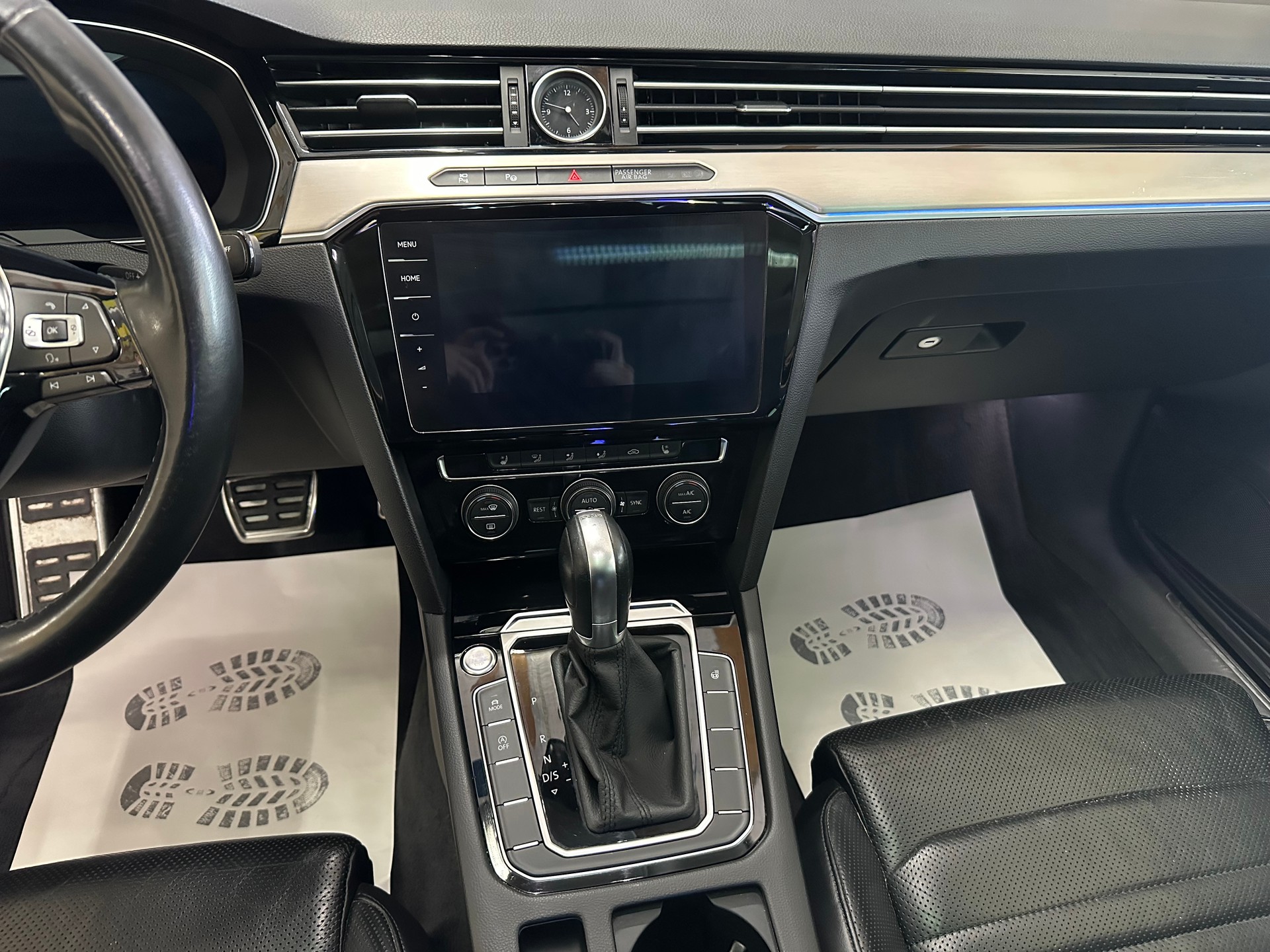 VW Passat 2.0 TSI BMT Sport DSG-image-12
