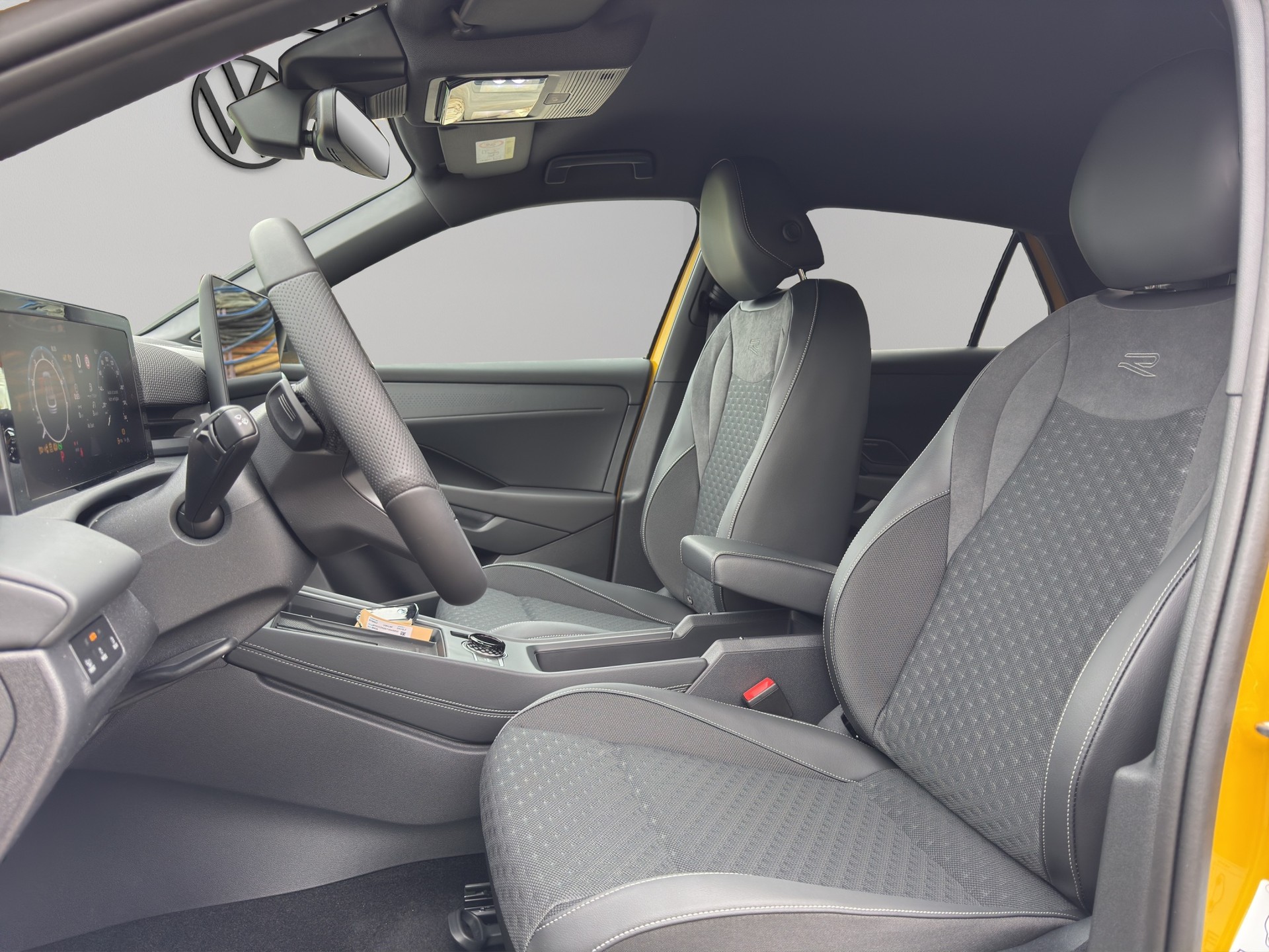 VW T-Roc 1.5 eTSI mHEV R-Line DSG-image-8