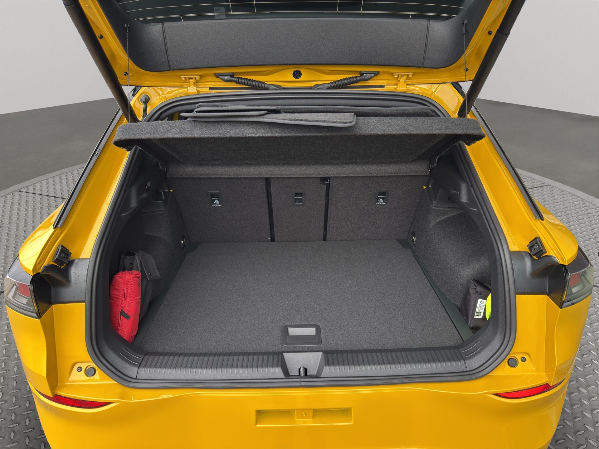 VW T-Roc 1.5 eTSI mHEV R-Line DSG-image-15