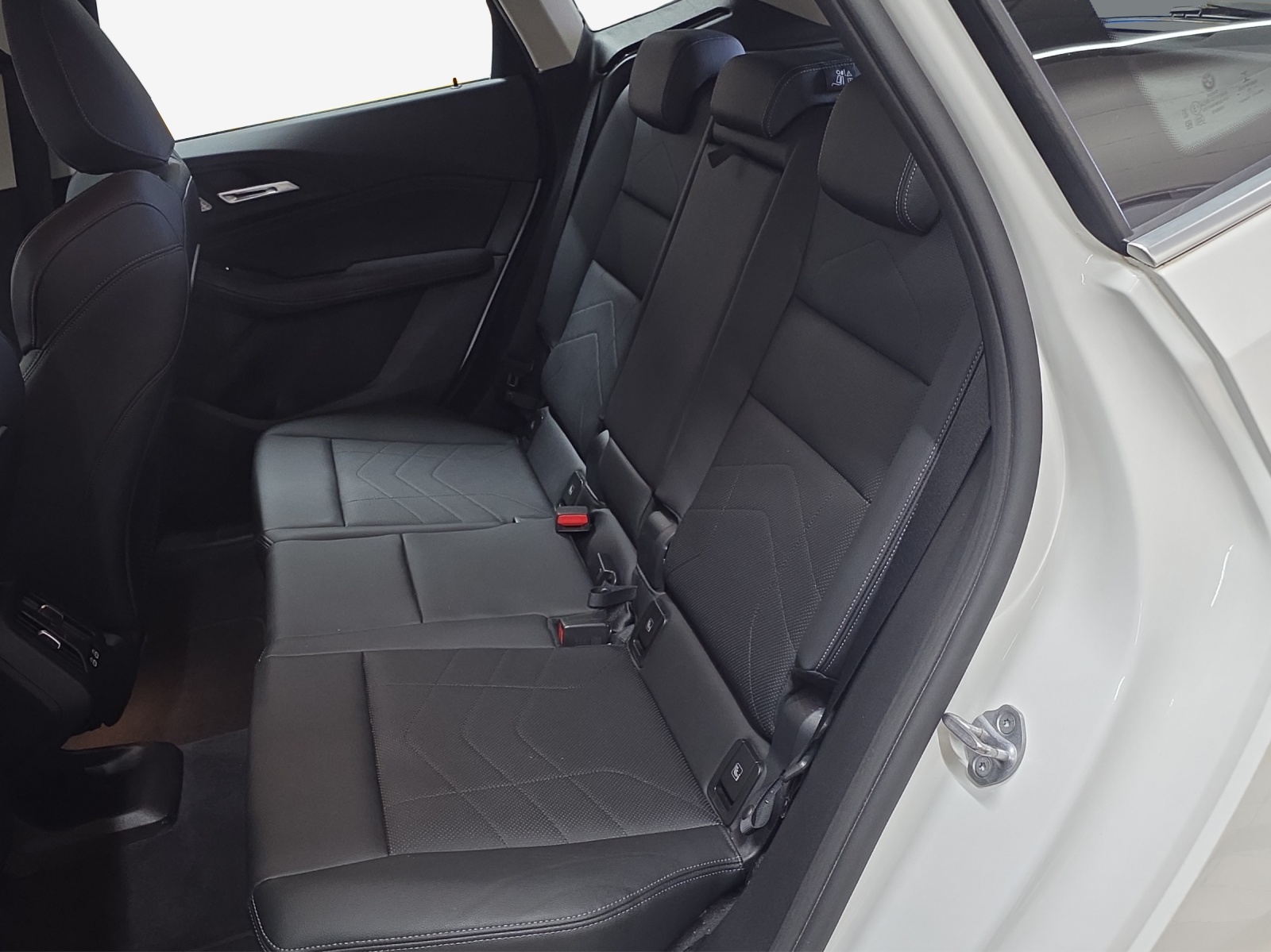BMW 223i Active Tourer xDrive Luxury Line DKG-image-11