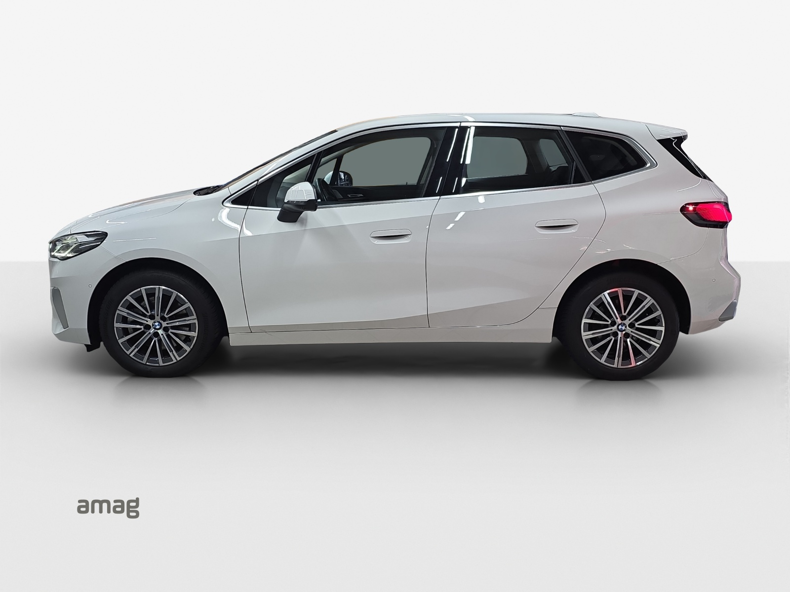 BMW 223i Active Tourer xDrive Luxury Line DKG-image-1