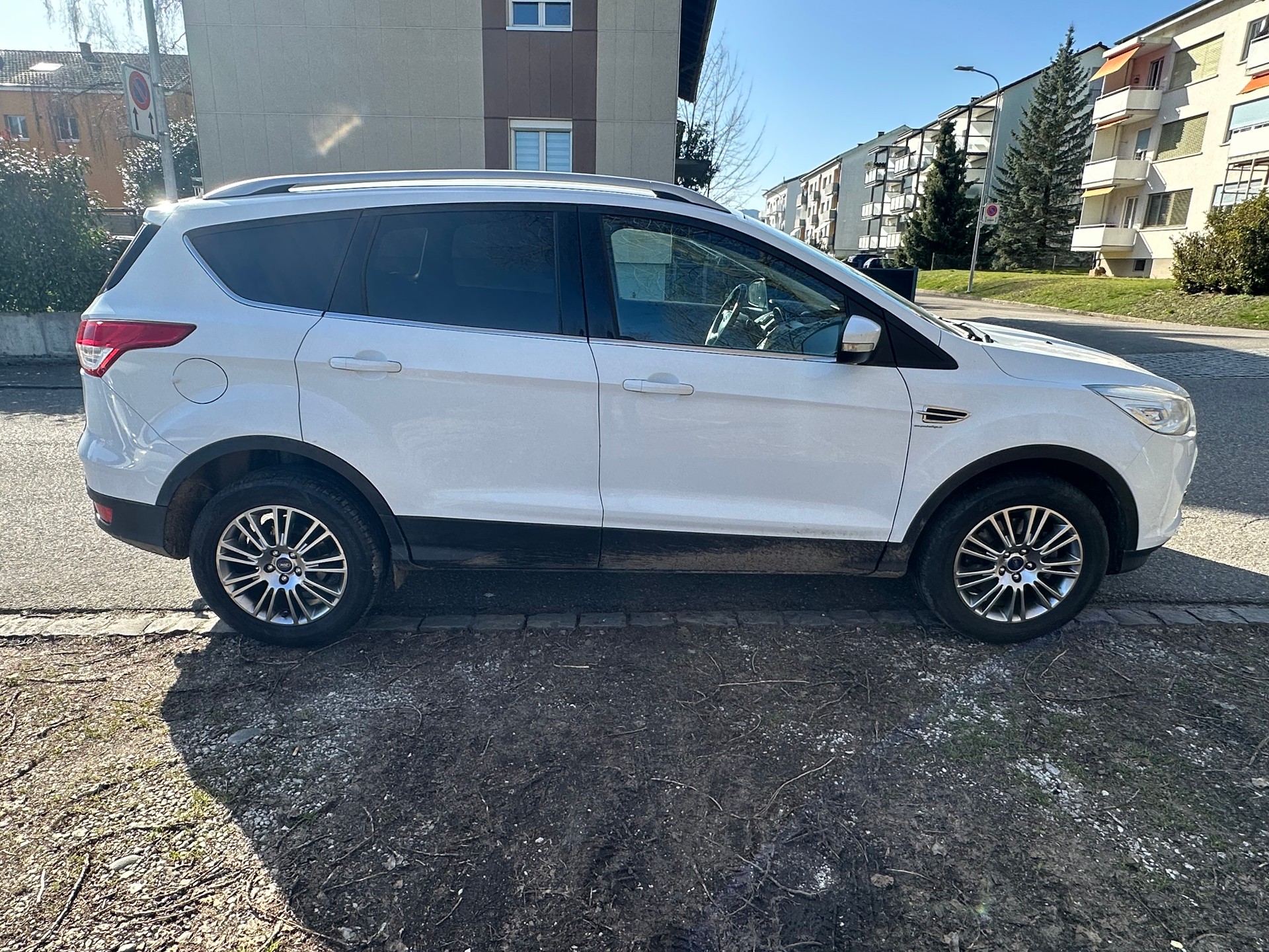 FORD Kuga 2.0 TDCi Carving 4WD PowerShift-image-2