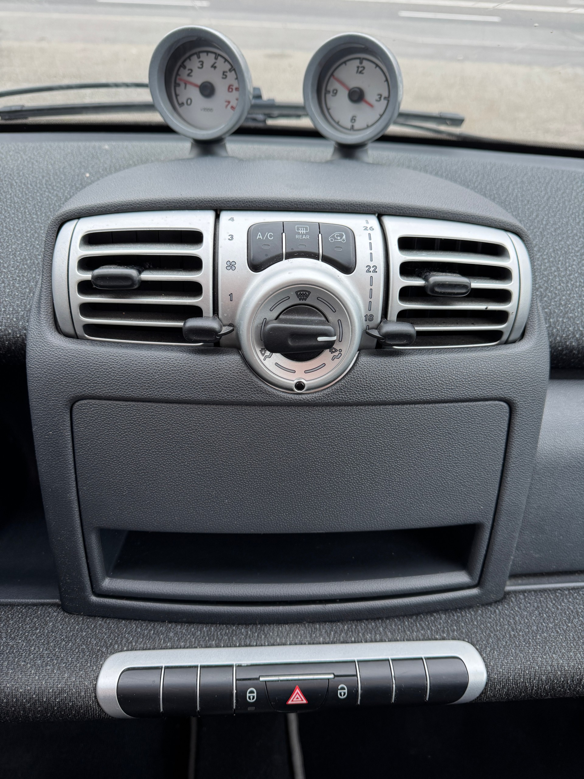 SMART fortwo mhd coup-image-12