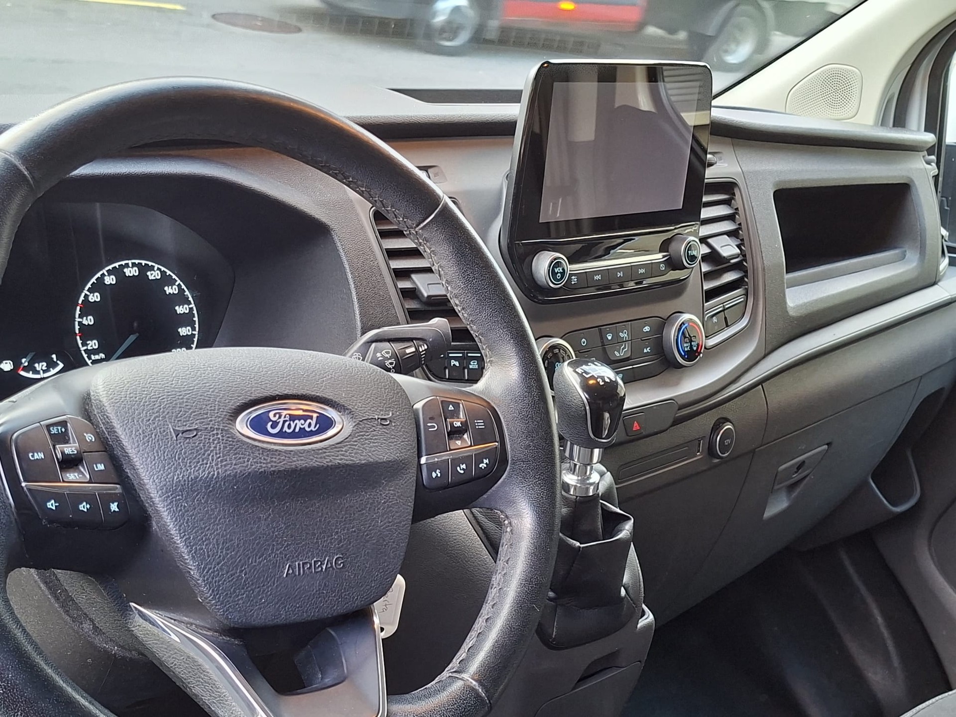 FORD TRANSIT CUSTOM-image-4