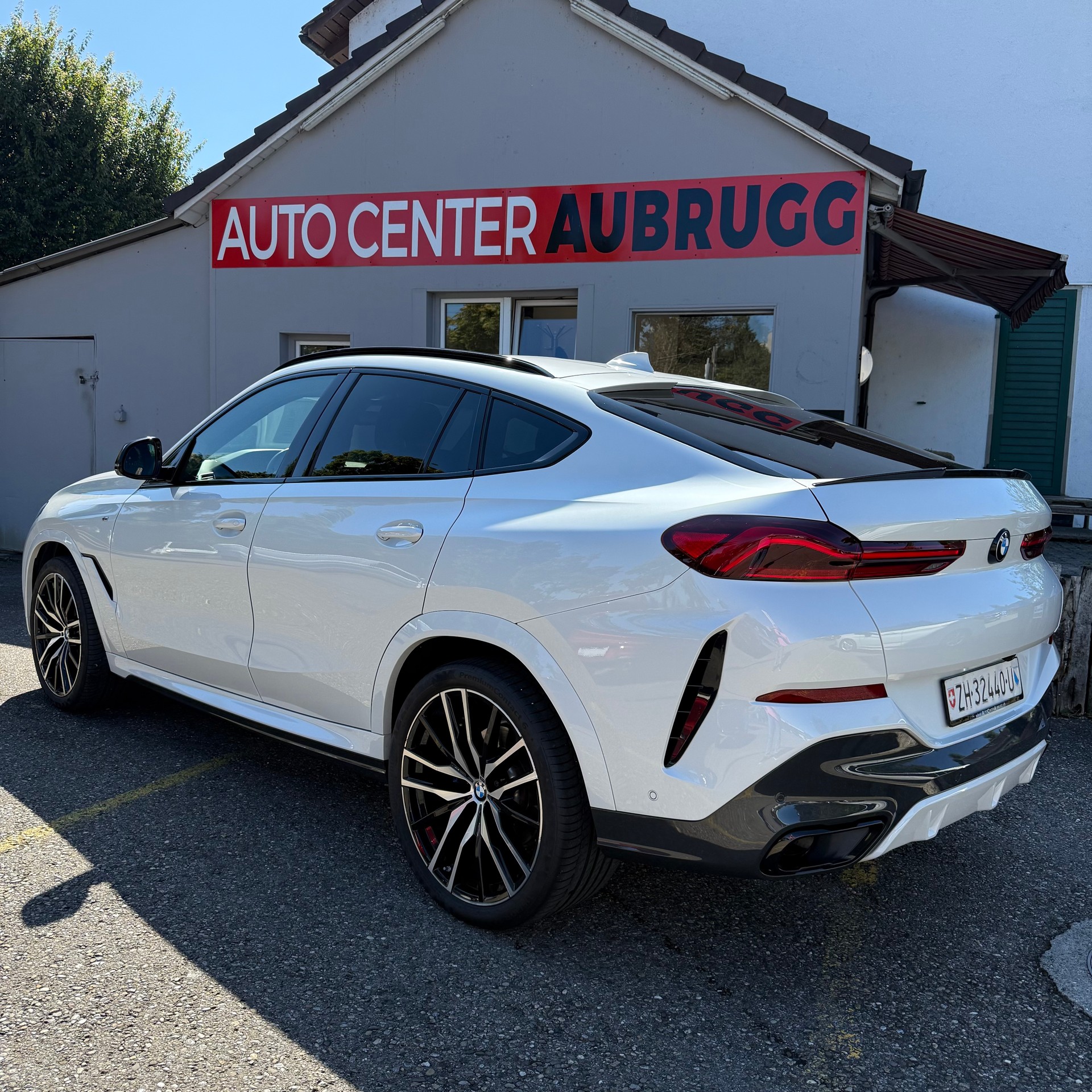 BMW X6 xDrive 48V 30d M Sport Steptronic *LEDER / PANORAMA-DACH / 22 ZOLL ALU / CARBON-PAKET*-showroom-element-1