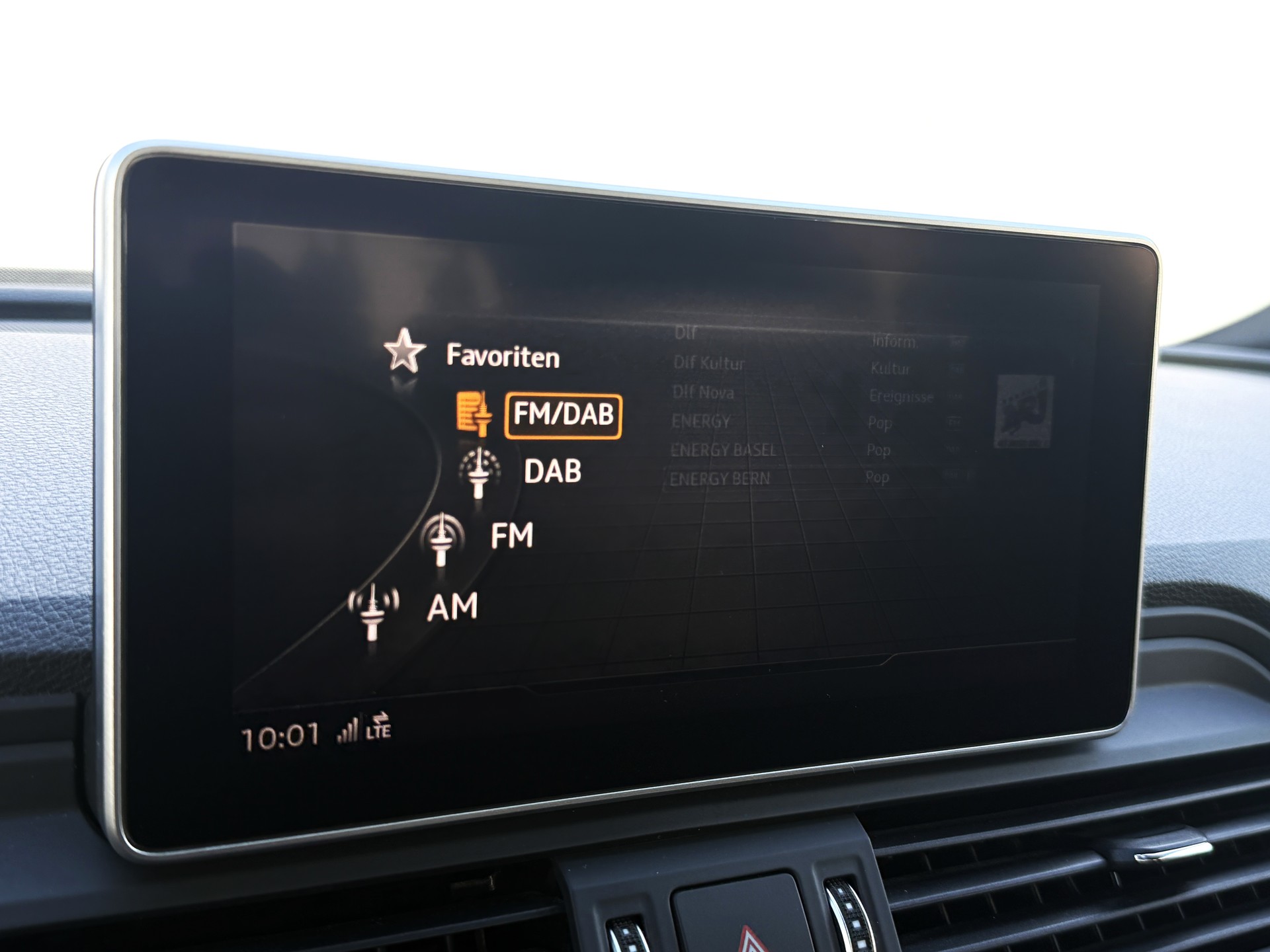 AUDI Q5 2.0 TDI sport quattro S-tronic-image-28
