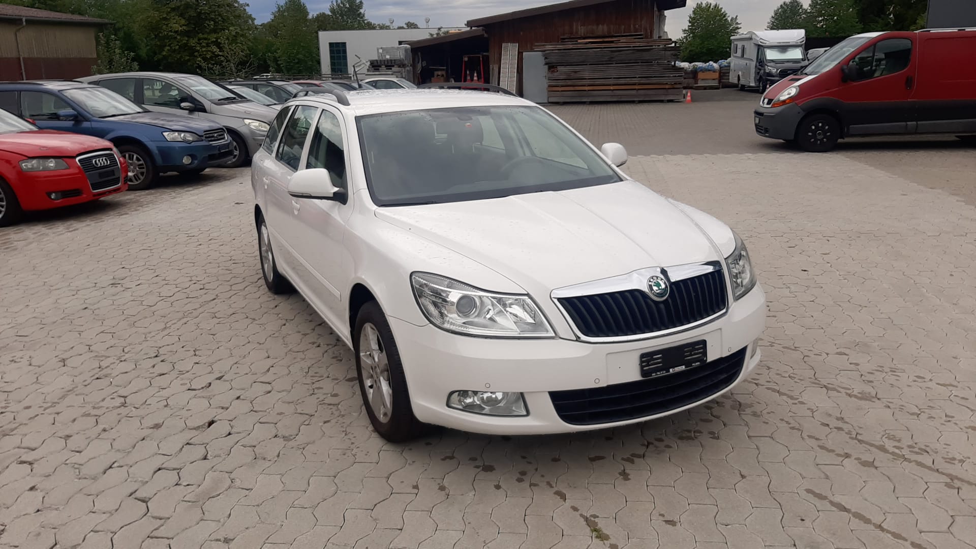SKODA Octavia Combi 1.8 TSI Elegance DSG-image-3