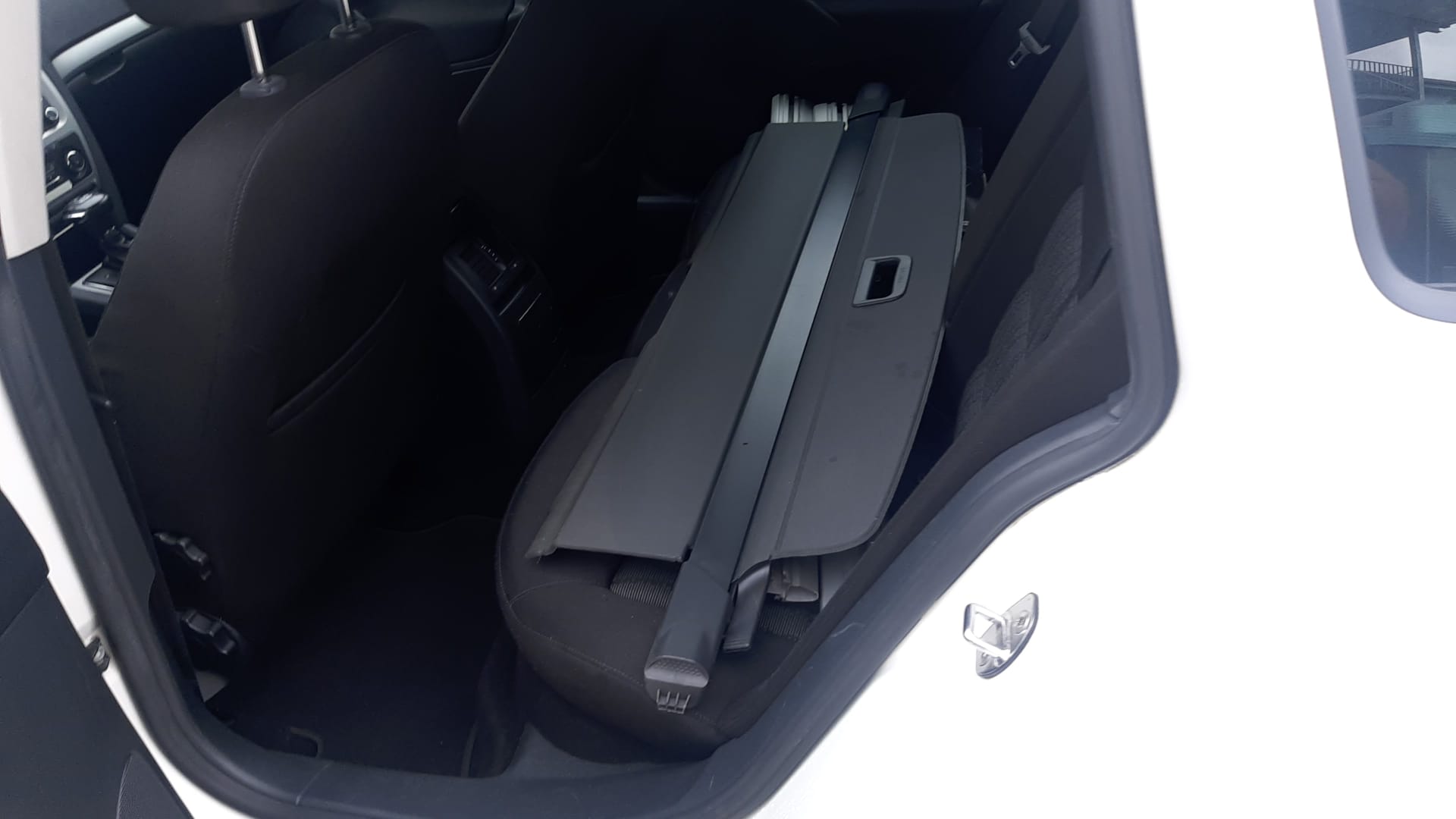 SKODA Octavia Combi 1.8 TSI Elegance DSG-image-5