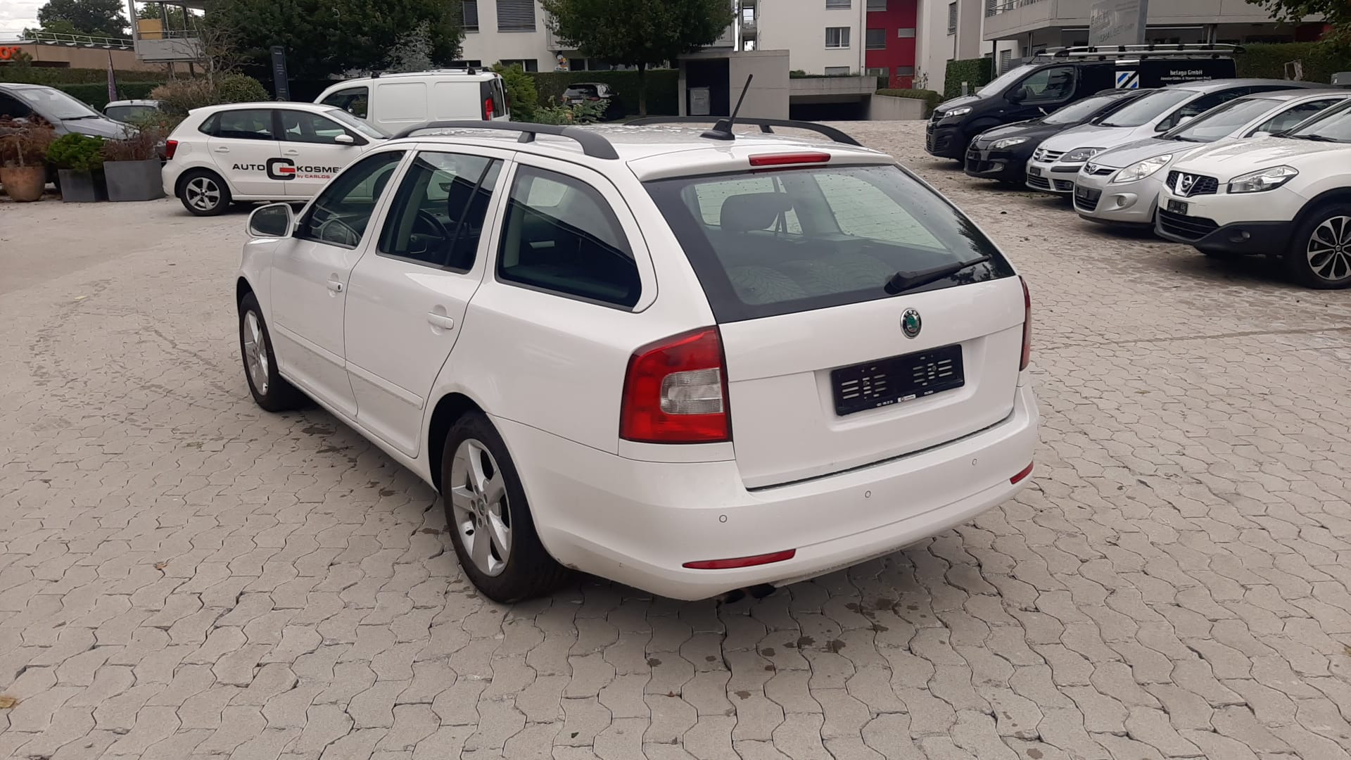 SKODA Octavia Combi 1.8 TSI Elegance DSG-image-1