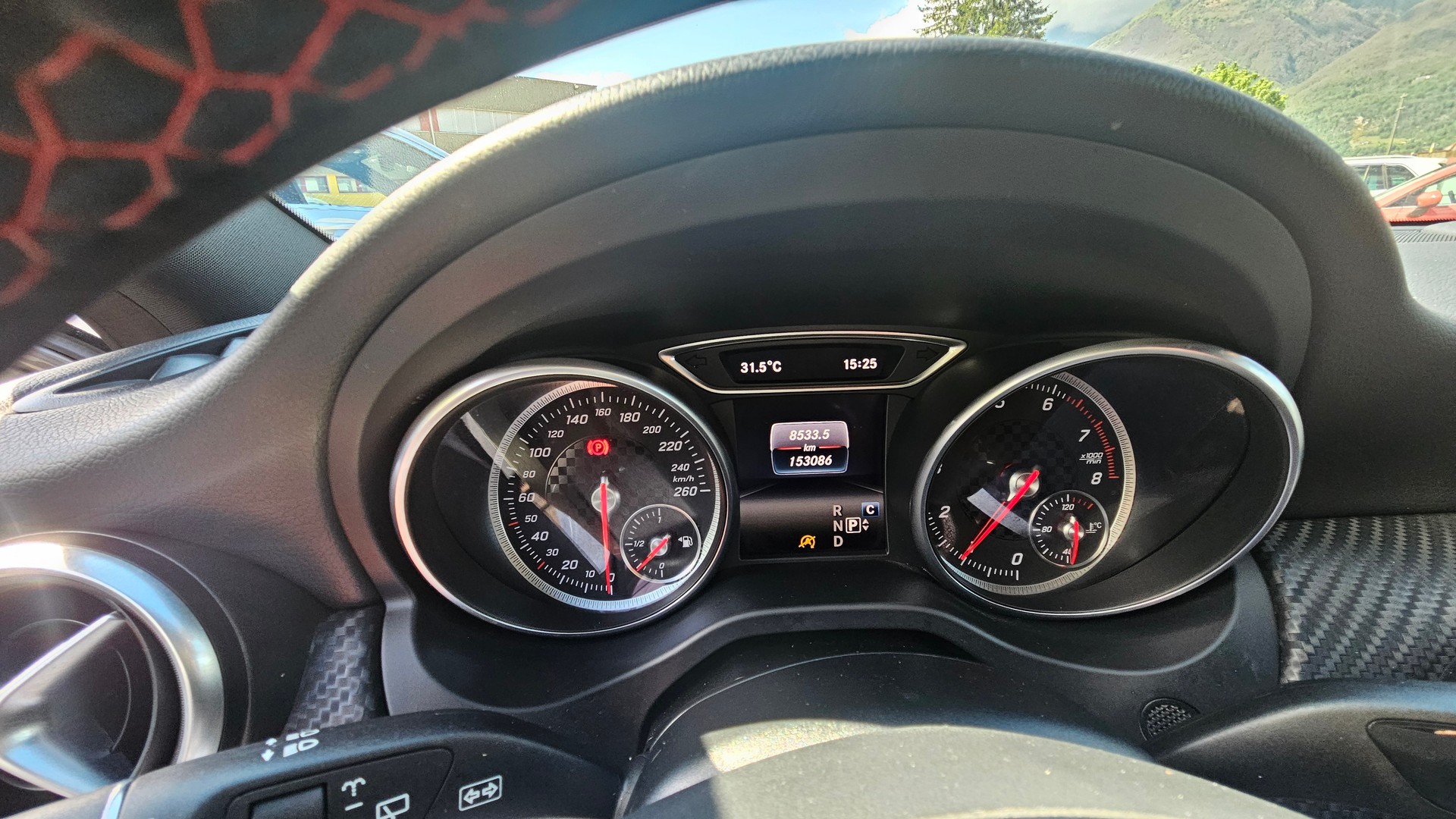MERCEDES-BENZ A 220 AMG Line 4Matic 7G-DCT-image-7
