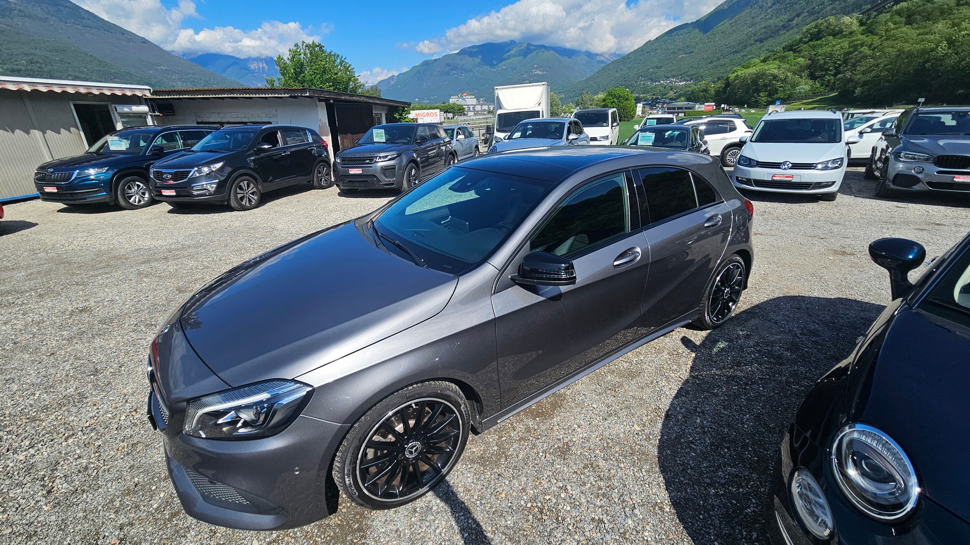 MERCEDES-BENZ A 220 AMG Line 4Matic 7G-DCT-image-10