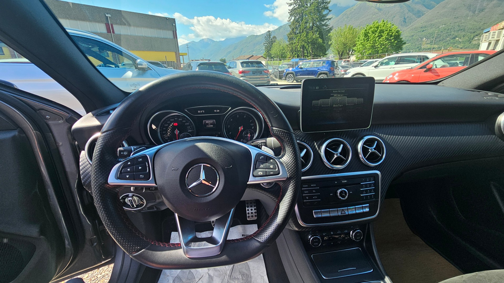 MERCEDES-BENZ A 220 AMG Line 4Matic 7G-DCT-image-9