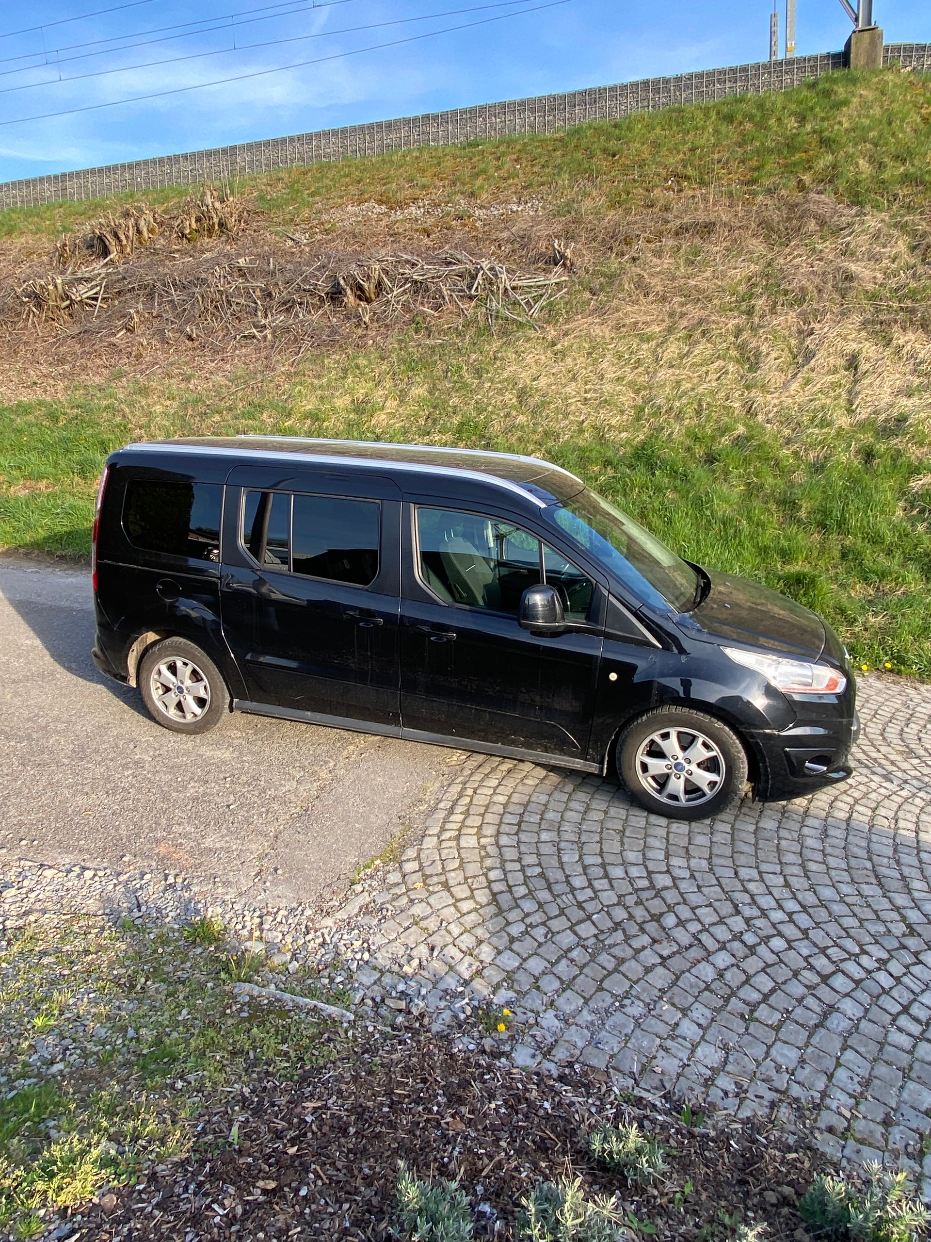 FORD Grand Tourneo Connect 1.6 SCTi Trend Automatic 7places-image-1