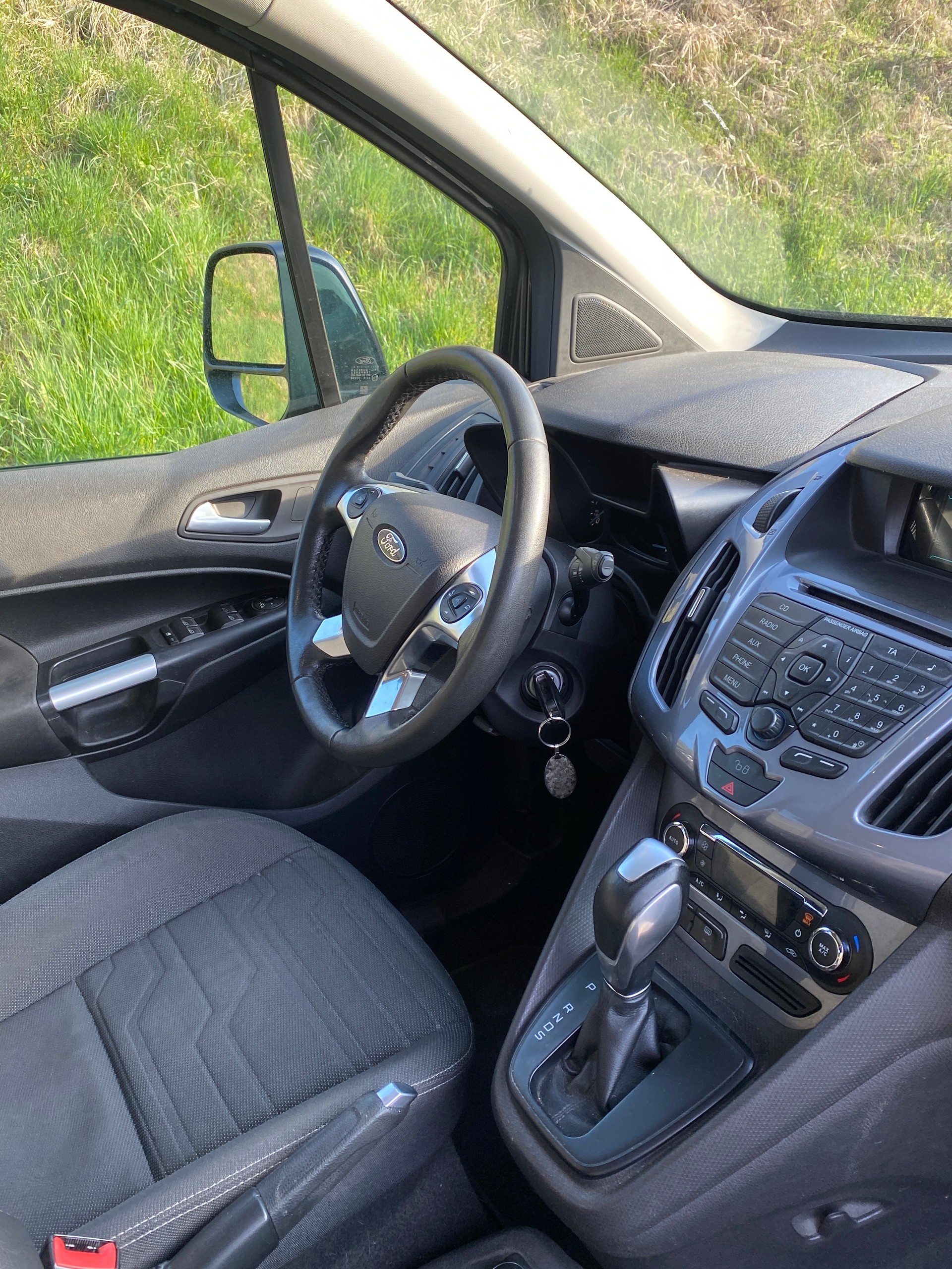 FORD Grand Tourneo Connect 1.6 SCTi Trend Automatic 7places-image-8