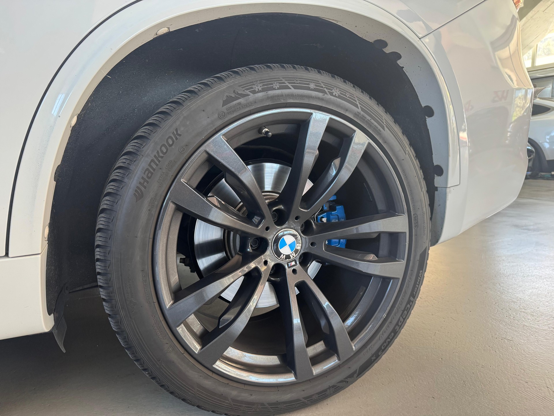 BMW X5 xDrive 40d Steptronic-image-12