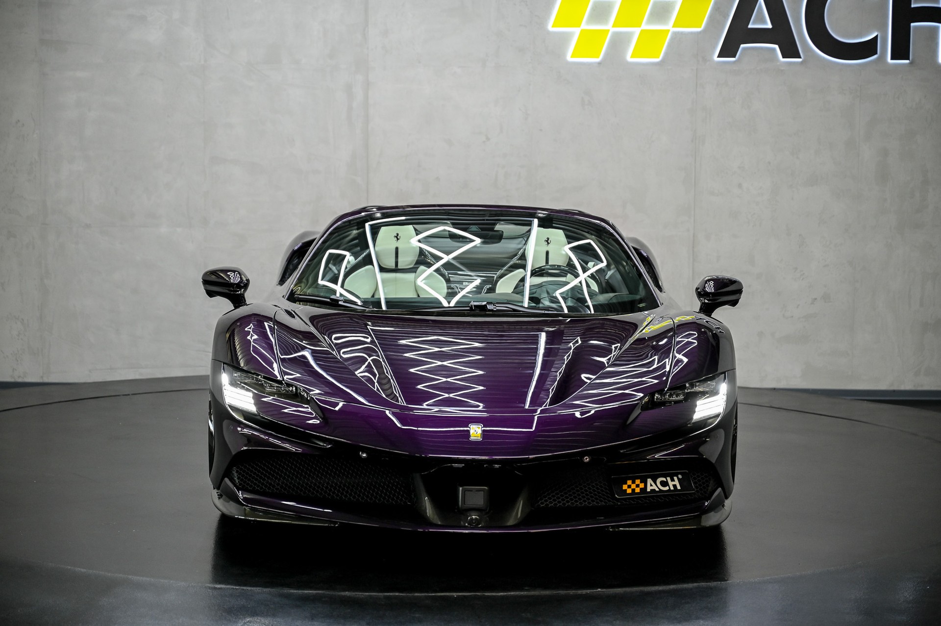 FERRARI SF90 Spider "Assetto Fiorano"-showroom-element-1