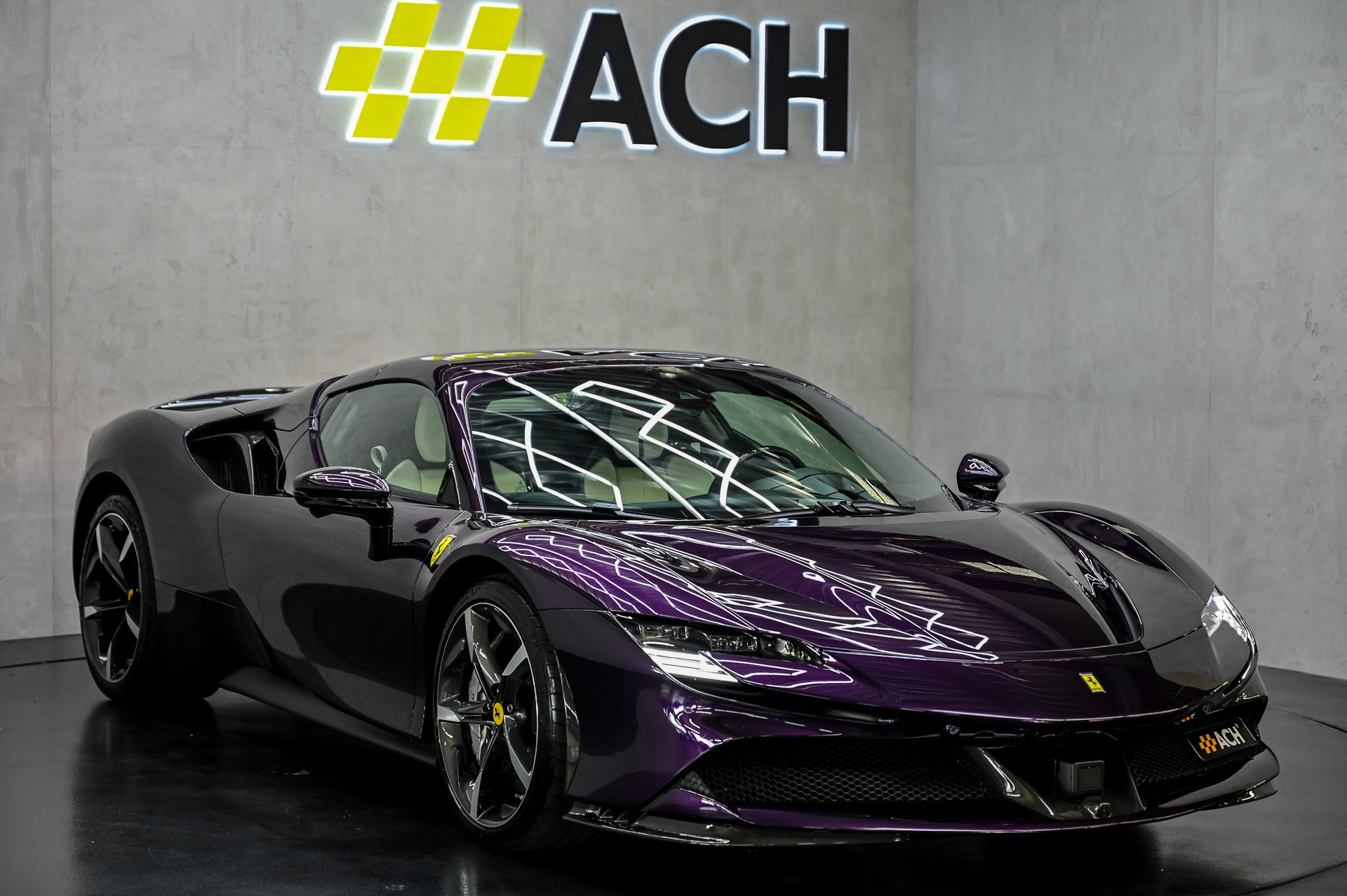 FERRARI SF90 Spider "Assetto Fiorano"-showroom-element-3
